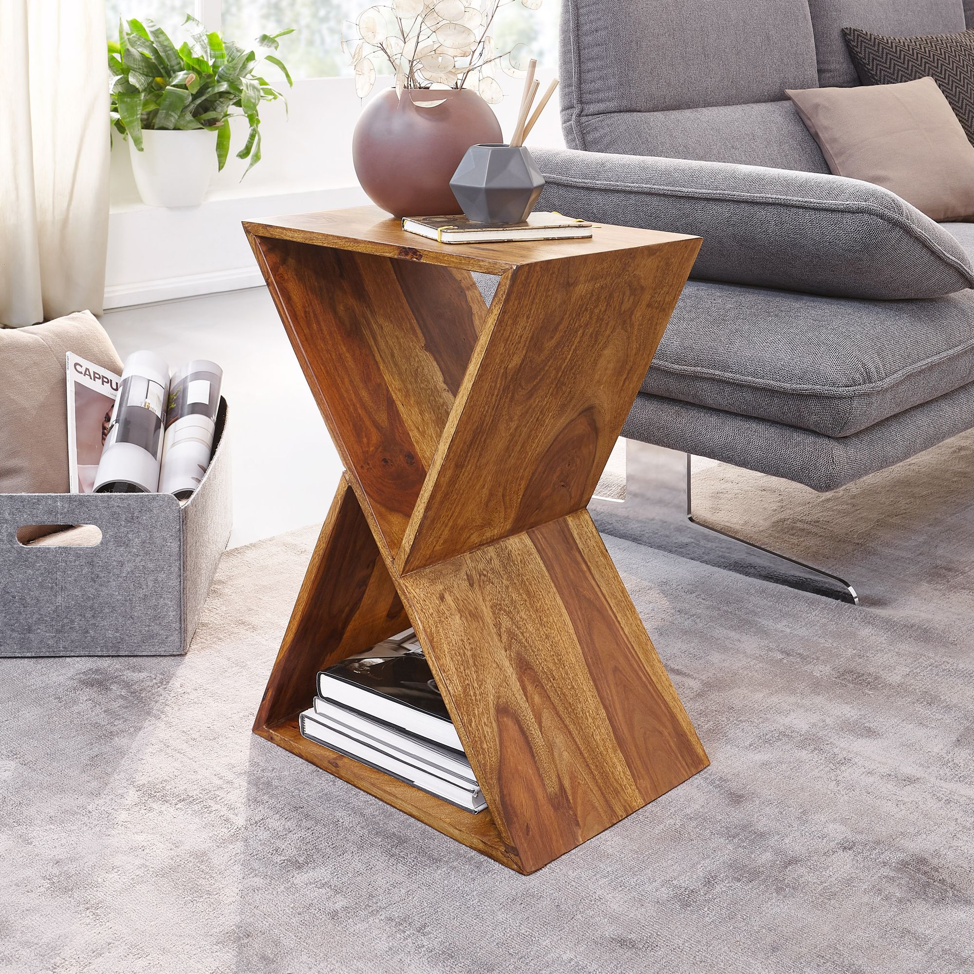 KADIMA DESIGN Extravaganter Beistelltisch aus Sheeshamholz, X-förmige Konstruktion, 2 Ablagen