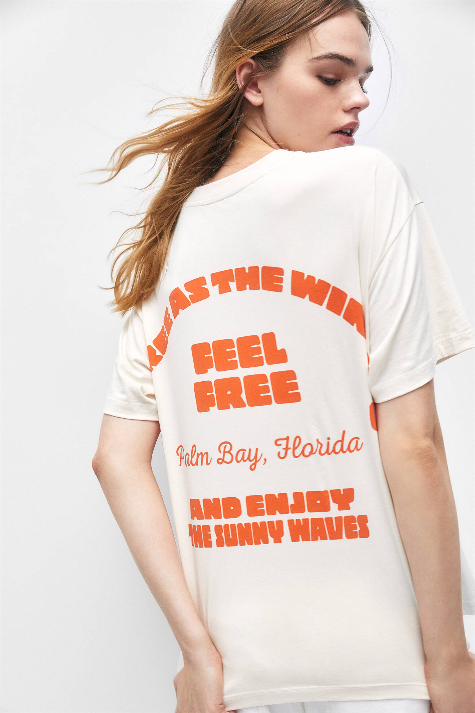 CAMISETA DE MANGA CURTA ESTAMPADA - BAUNILHA