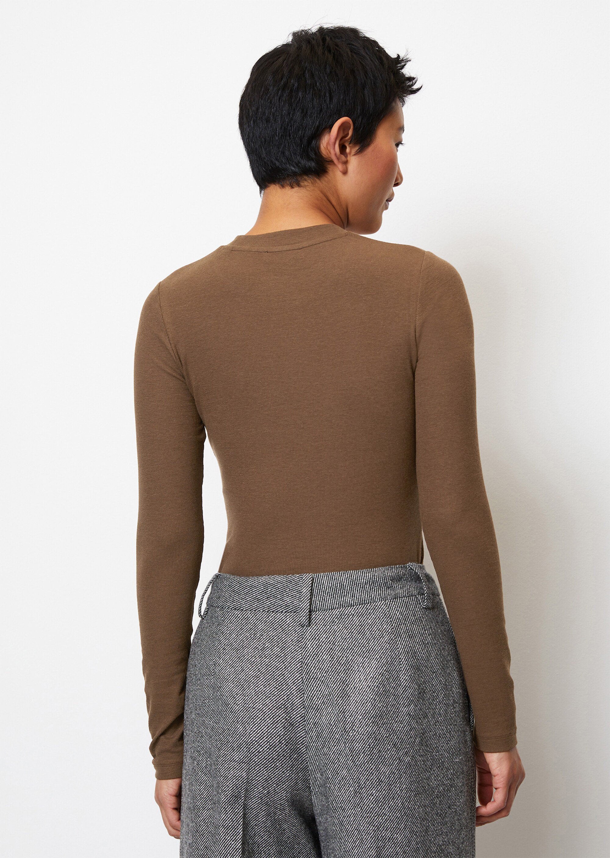 Rundhals-Longsleeve regularaus soft geripptem Jersey