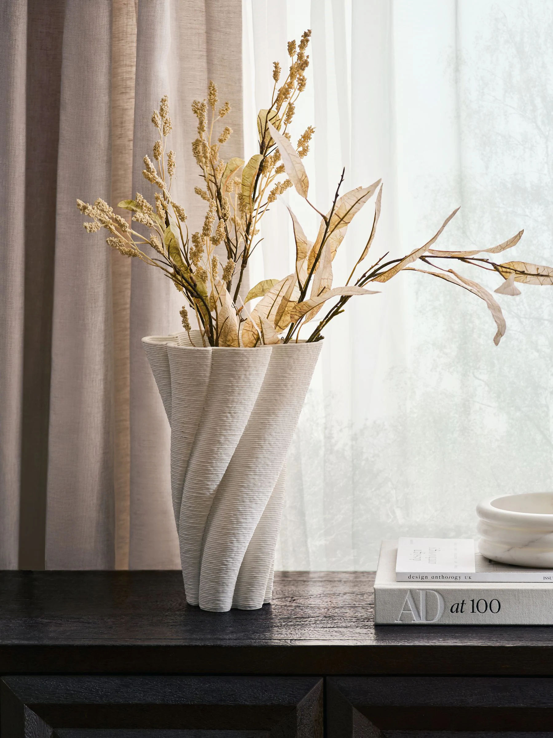 N. Premium keramische vaas met swirltextuur