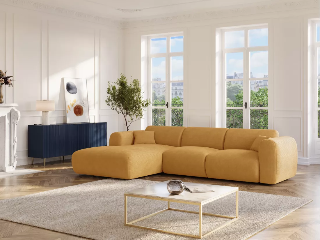 Grand canapé d'angle gauche en tissu texturé jaune moutarde POGNI de Maison Céphy
