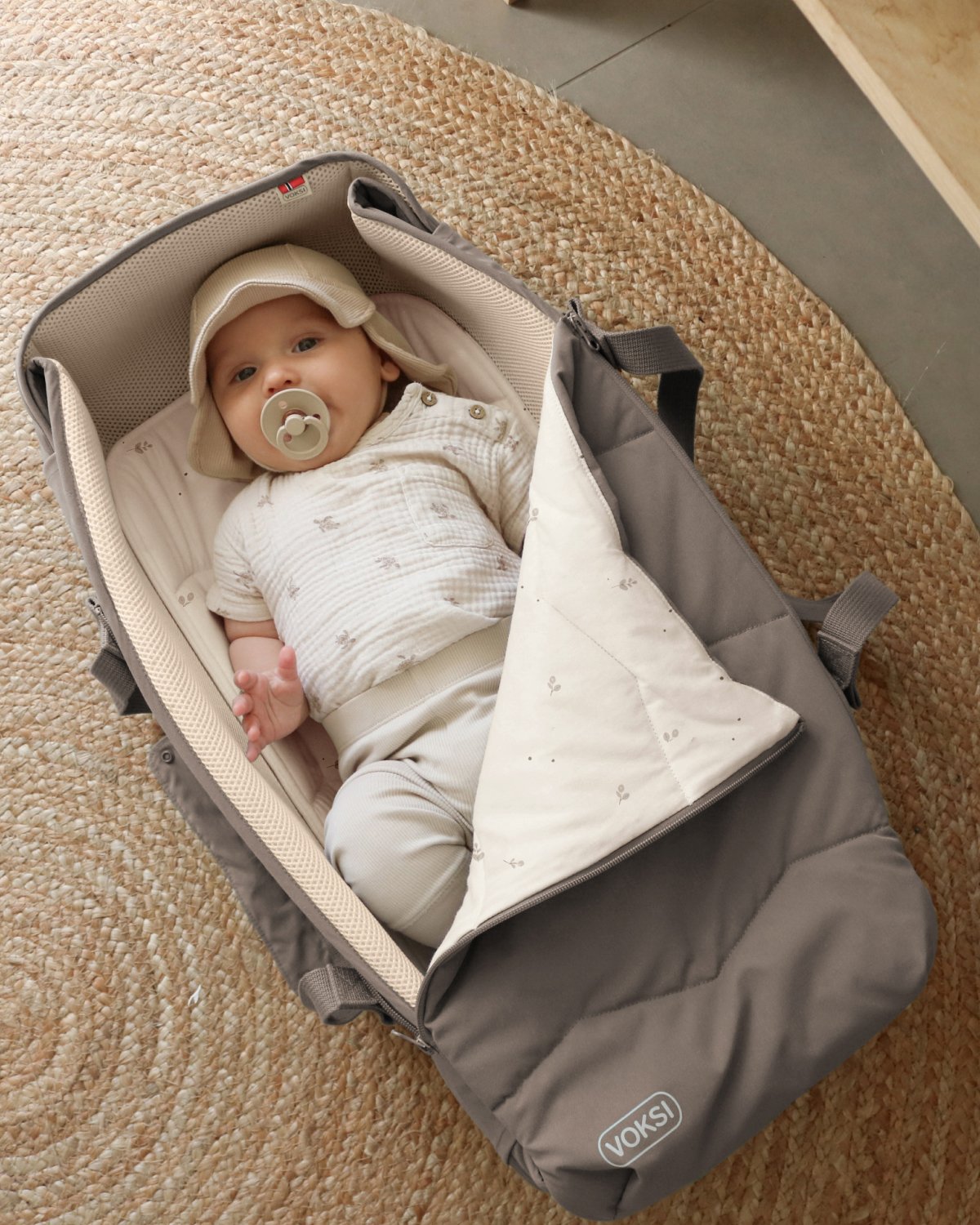 Voksi Carry Me Babylift, Babynest og Lekematte | Fra nyfødt til ca 6mnd