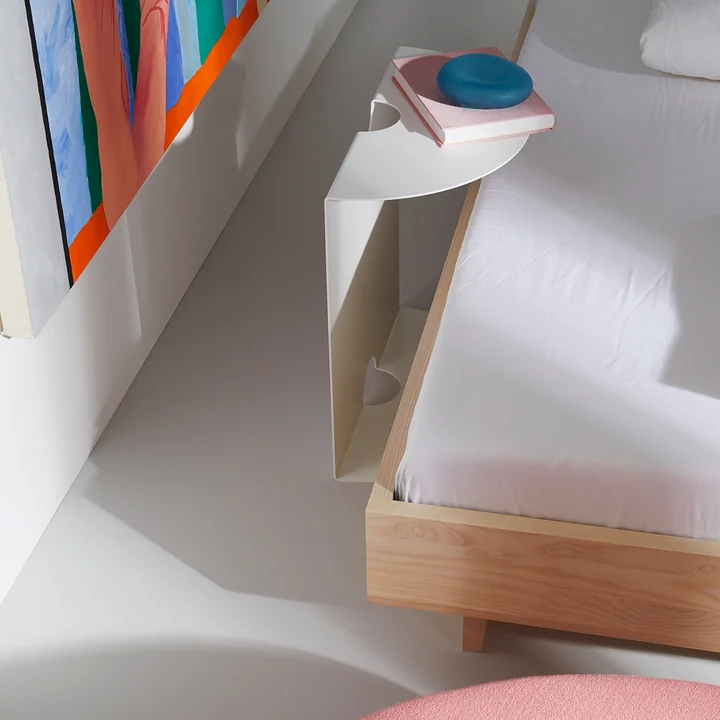 OUT Objekte unserer Tage - Zians Bett Medium mit Kopfteil 160 x 200 cm, Eiche gewachst
