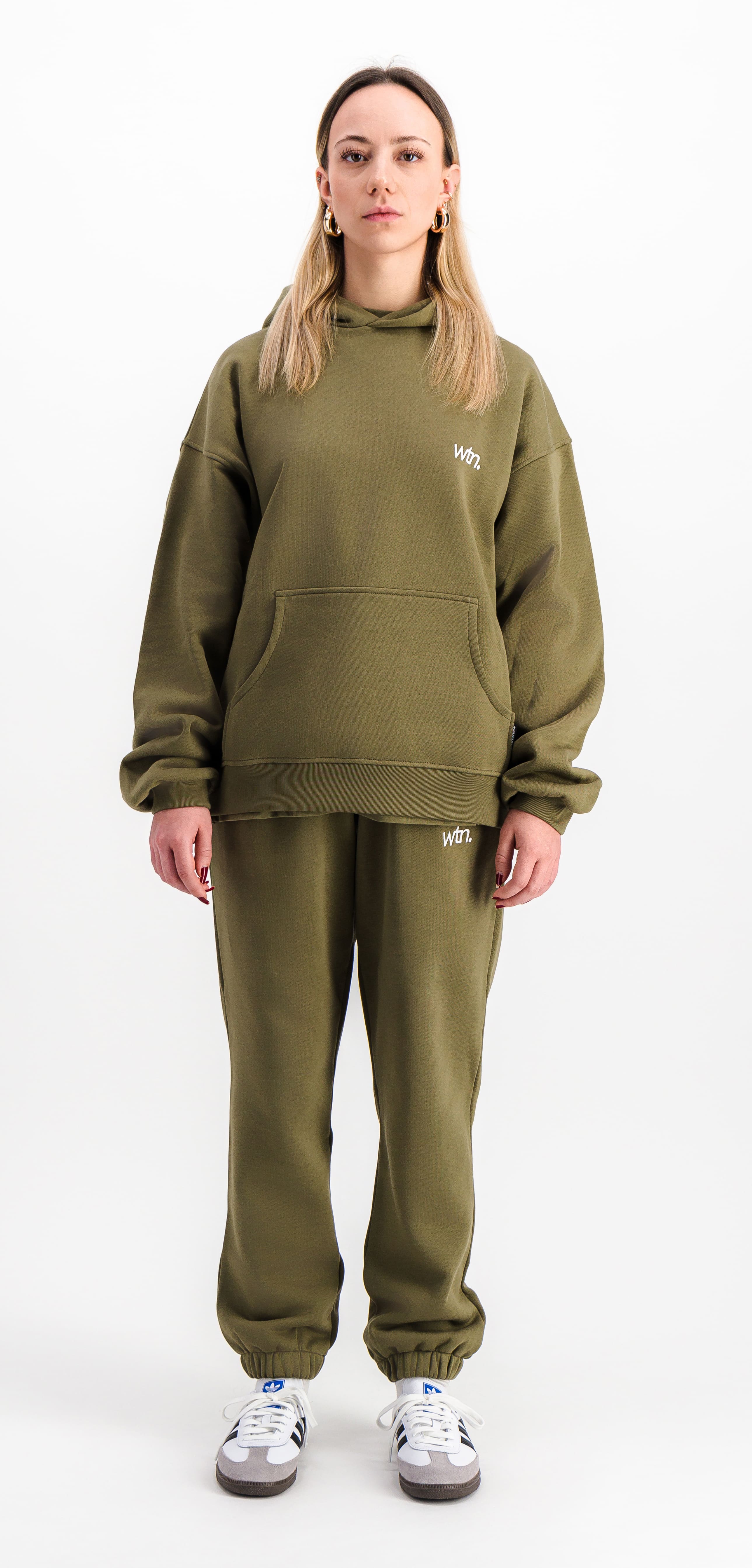 Hoodie L’Uniforme Olive (2023) - 48h Delivery