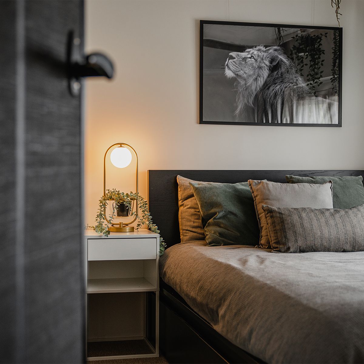 Art deco tafellamp goud met wit glas - Isabella