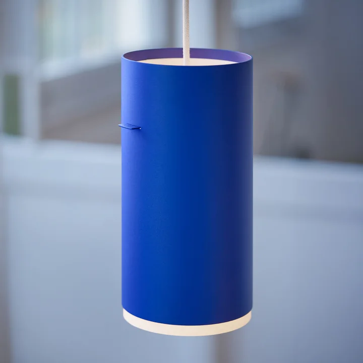 Moebe - Tube Pendelleuchte, small / deep blue