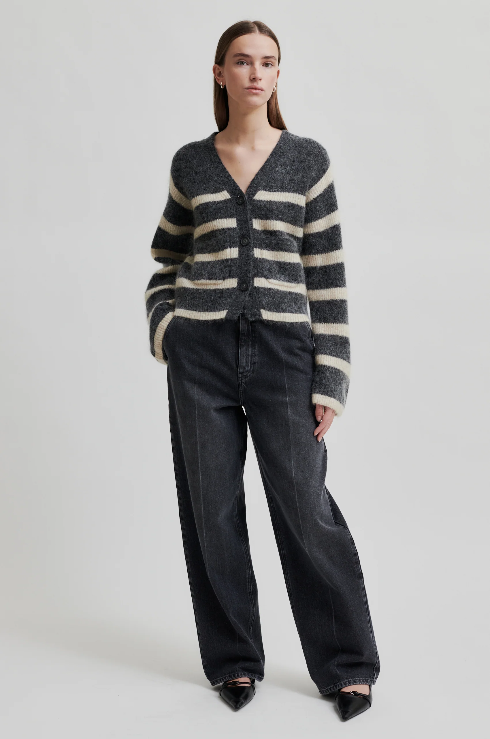 Second Female  Ovalis cardigan - Volcanic Ash