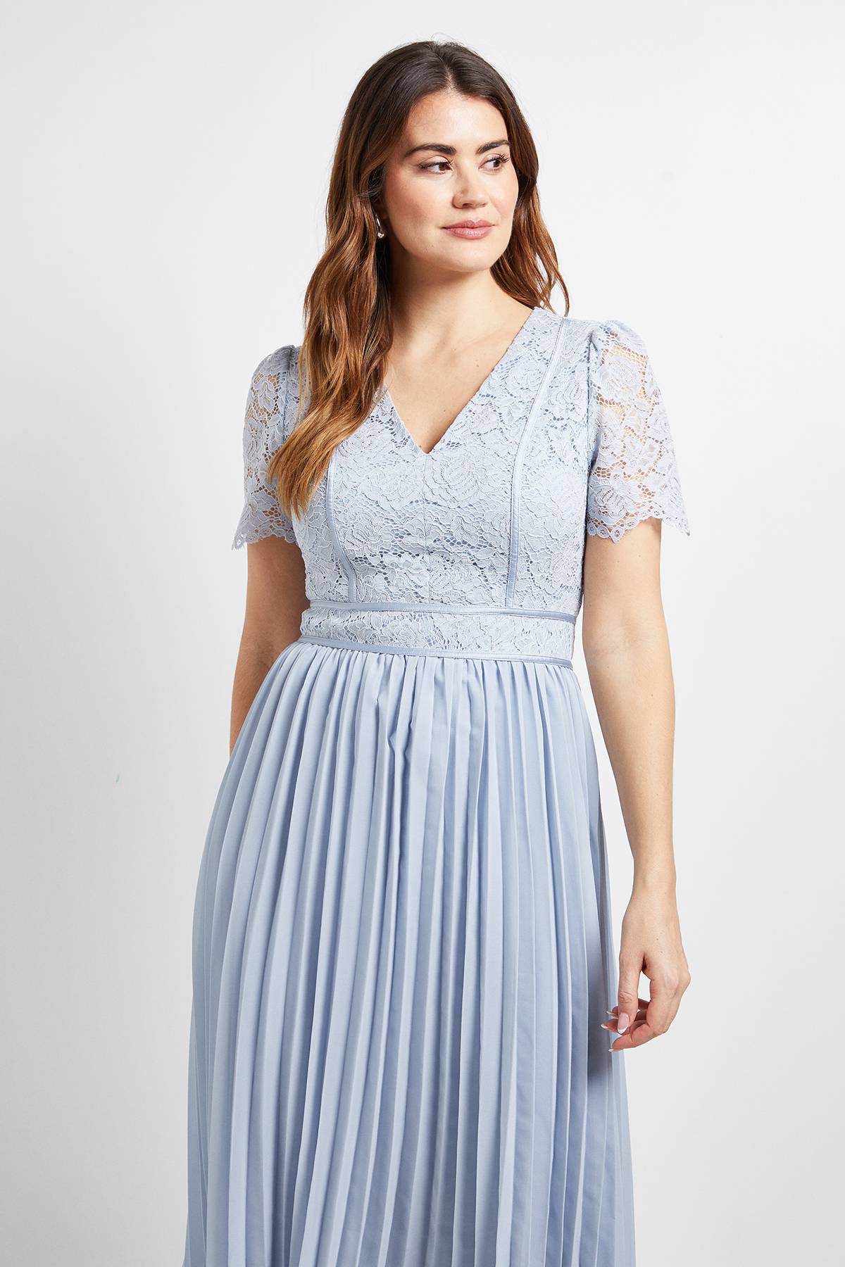 Wallis Robe Mi-Longue Plissée en Dentelle