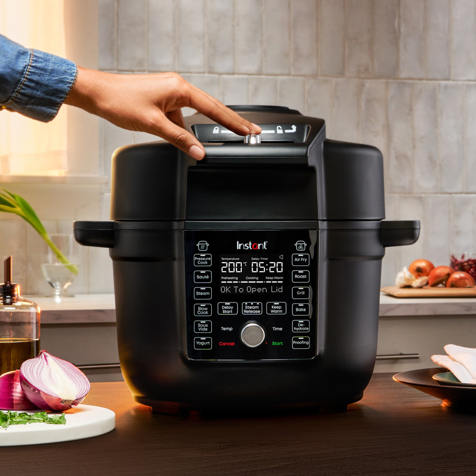 Instant Pot - Duo Crisp 13-i-1 Trykkoger med Air Fryer Låg, 6.2L - 1500W