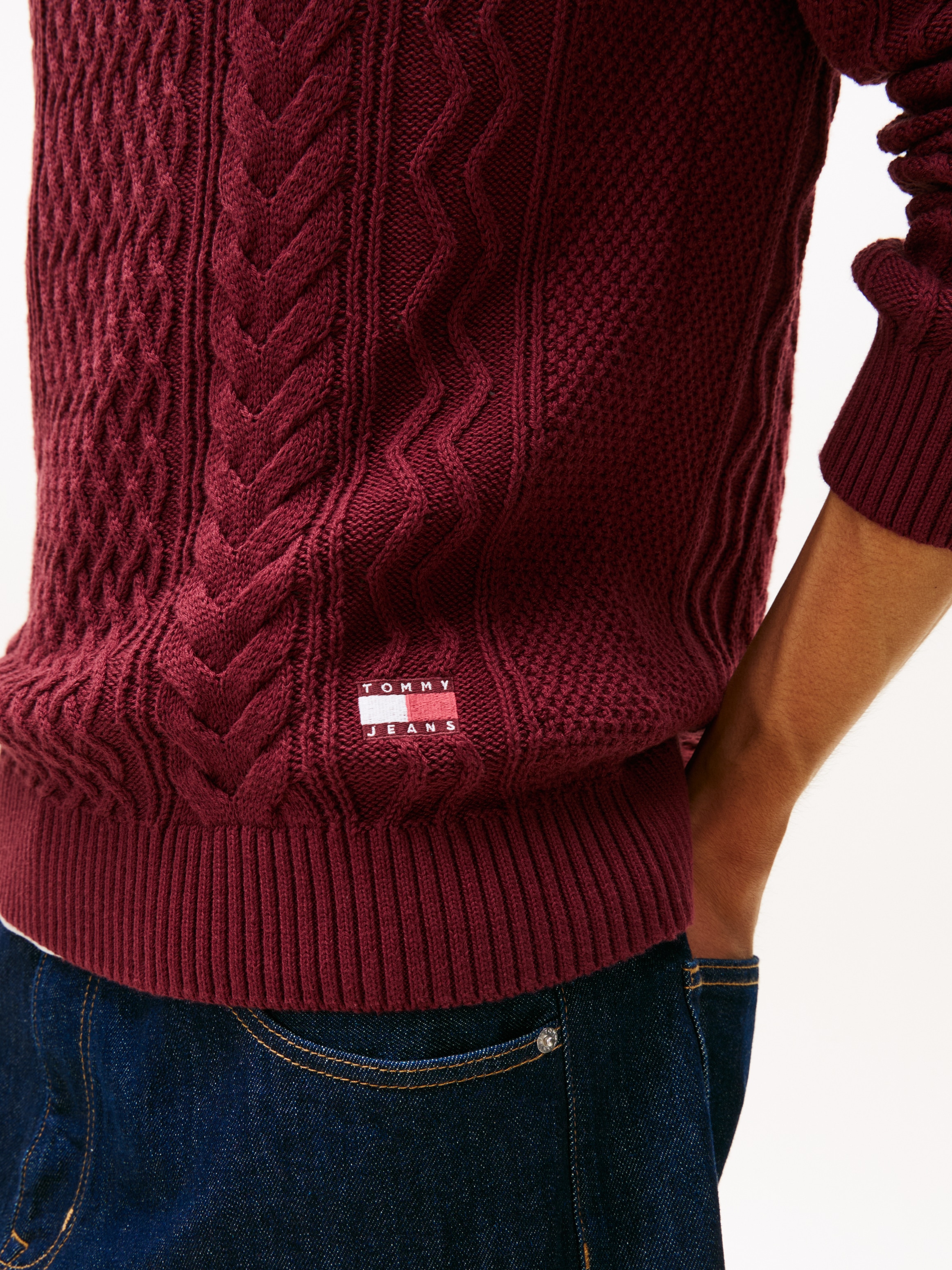 Tommy Jeans Strickpullover »BADGE CABLE«, Slim Fit, Rundhals