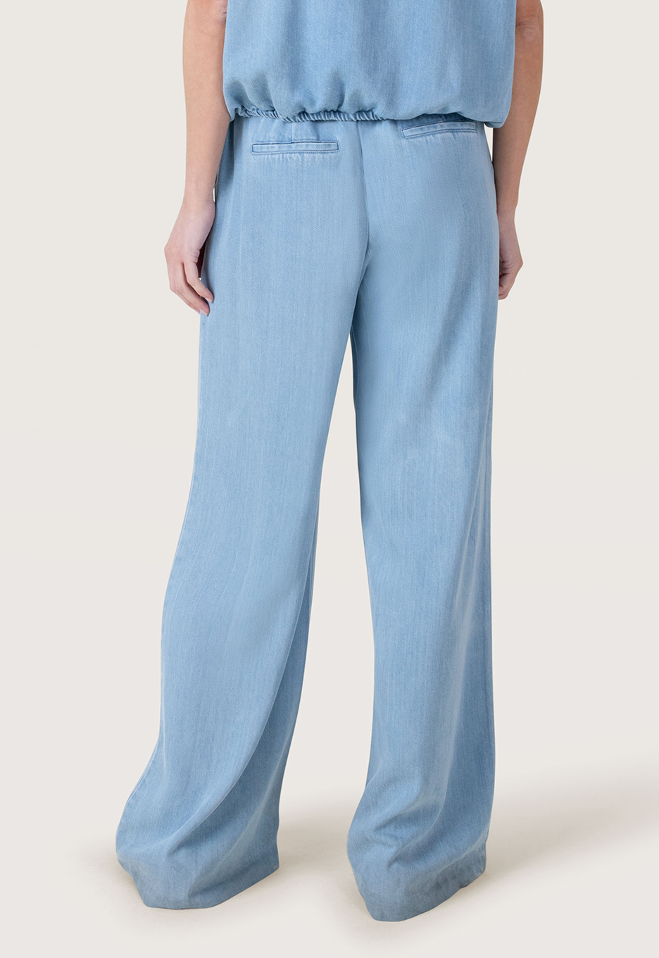 Another-Label Emmy Broek