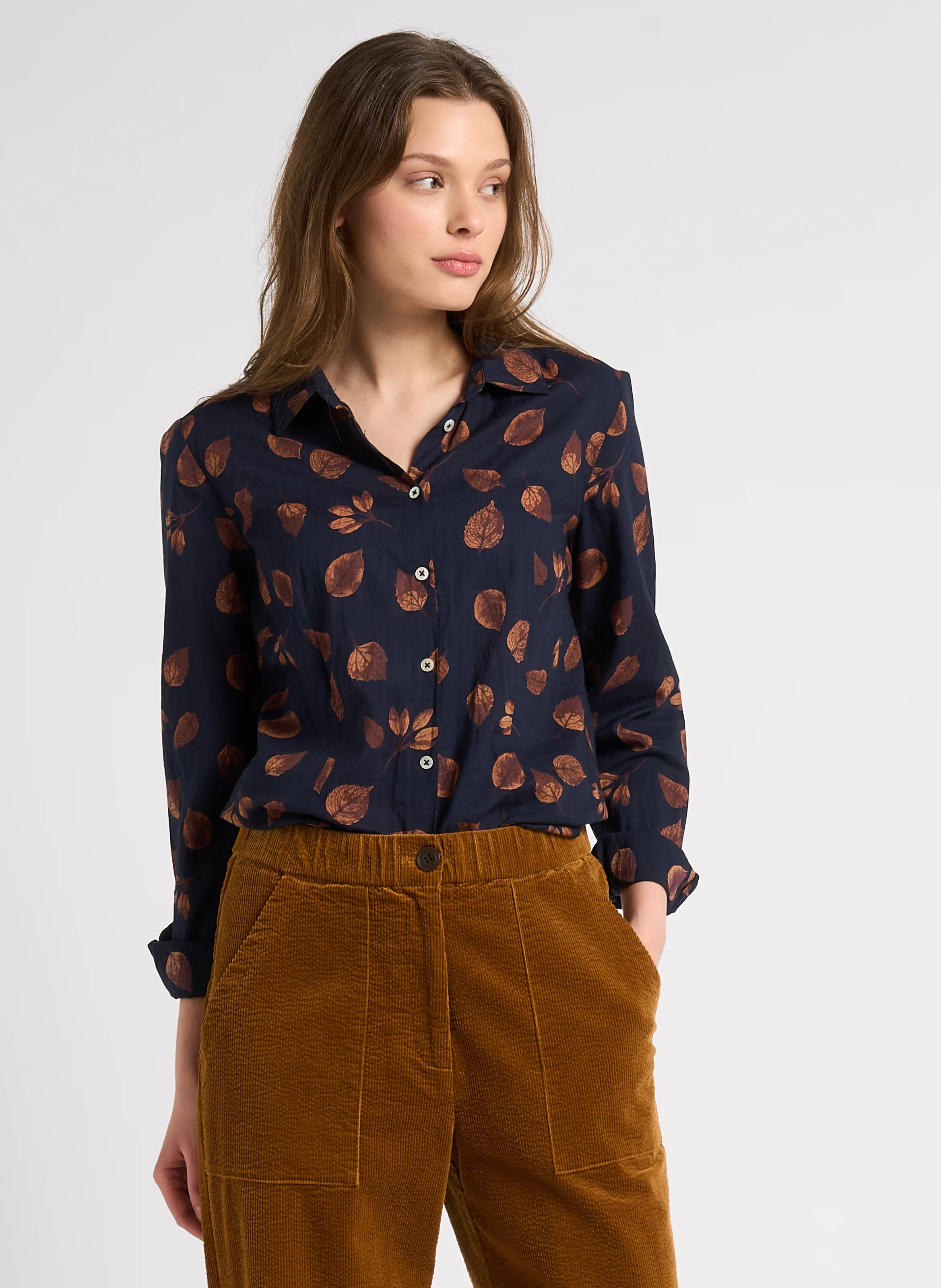 Chemise cintrée col classique en coton | Noir