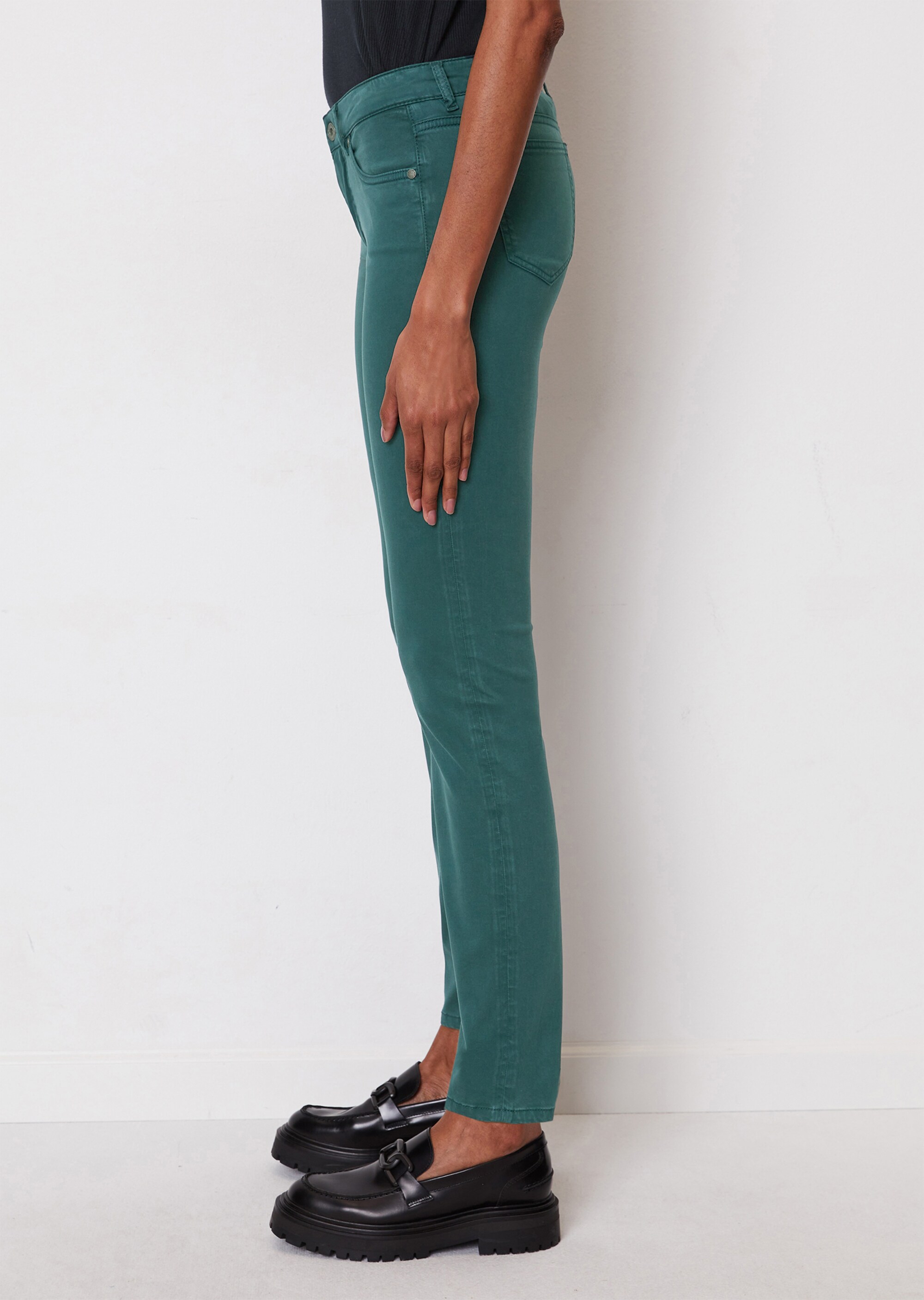 Hose Modell LULEA slim mid waist mit TENCEL™Lyocell