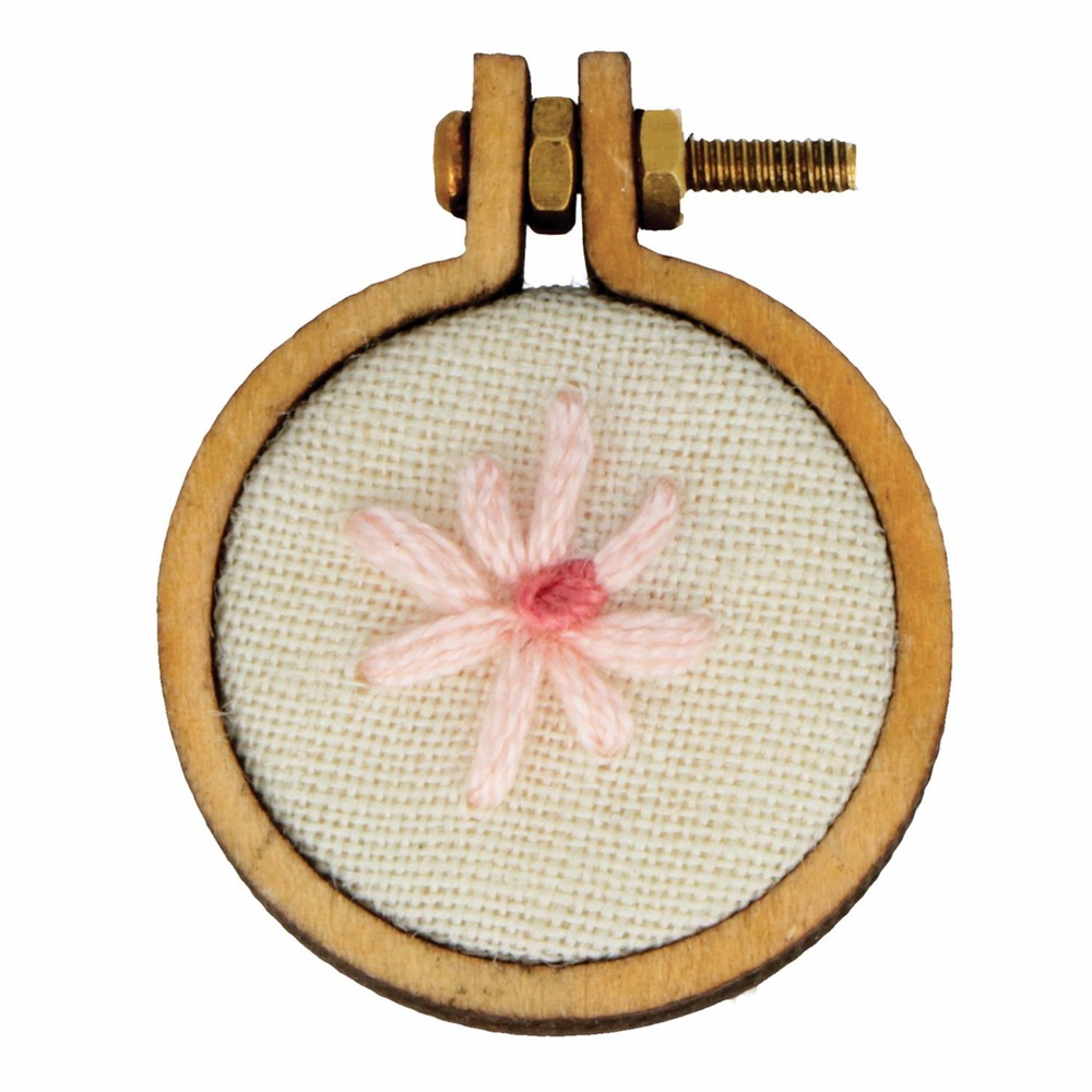 10 pendentifs ronds à broder 2,4 cm