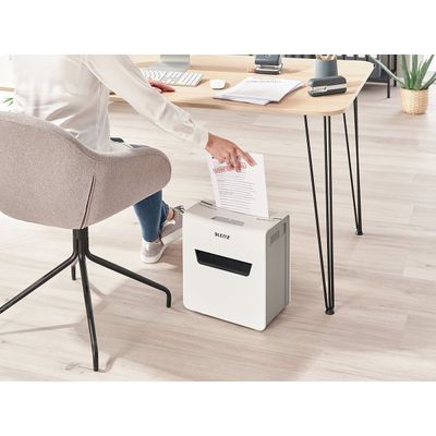 Leitz IQ Protect 6X - destructeur de documents coupe croisée - 6 feuilles - Corbeille 10 litres