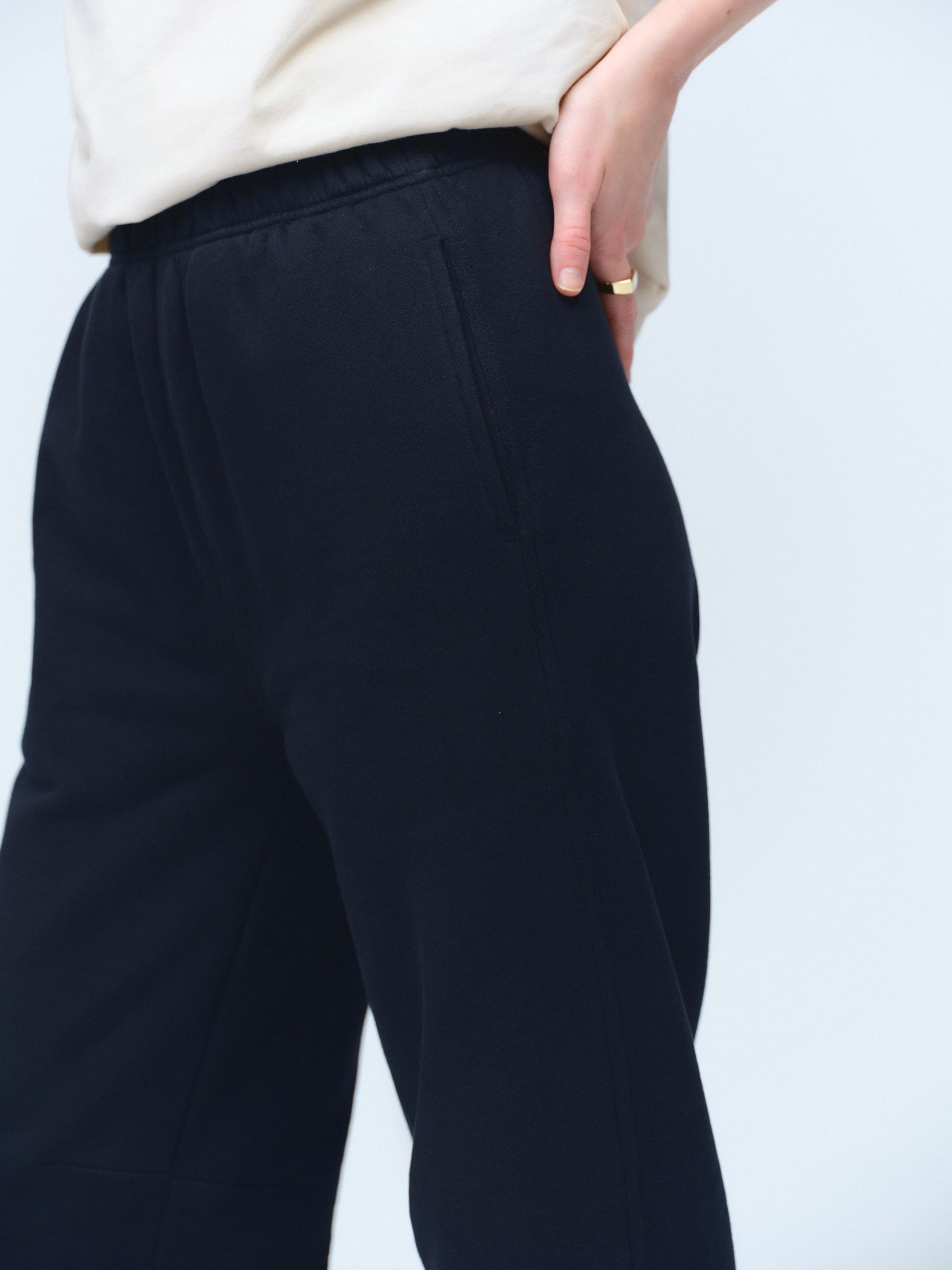 Zwart - Superzachte Peached Essentials Cocoon joggingbroeken met barrel pijpen