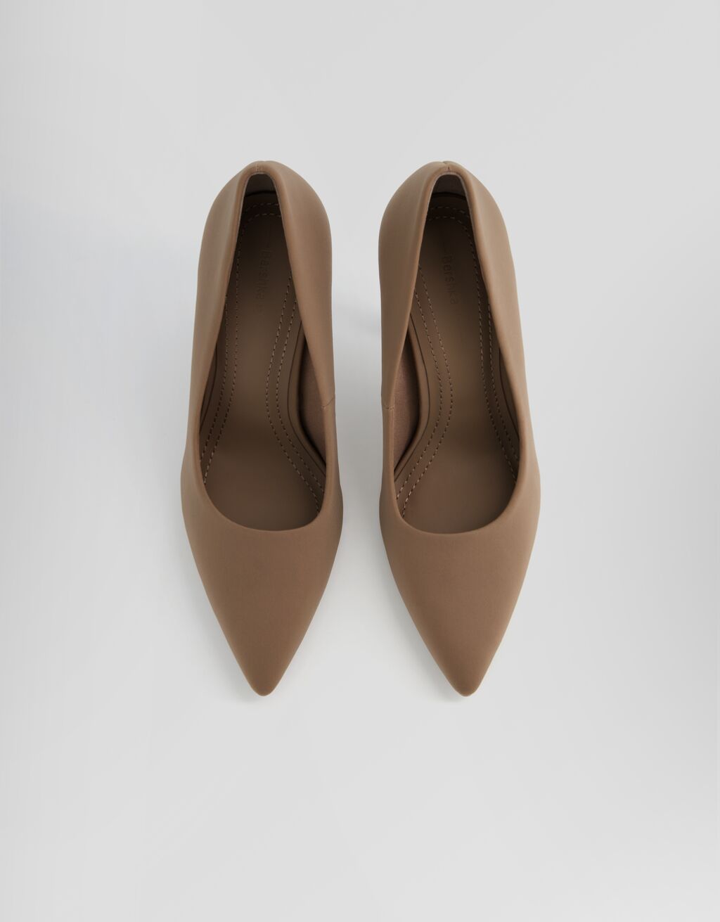 Sapatos de salto alto