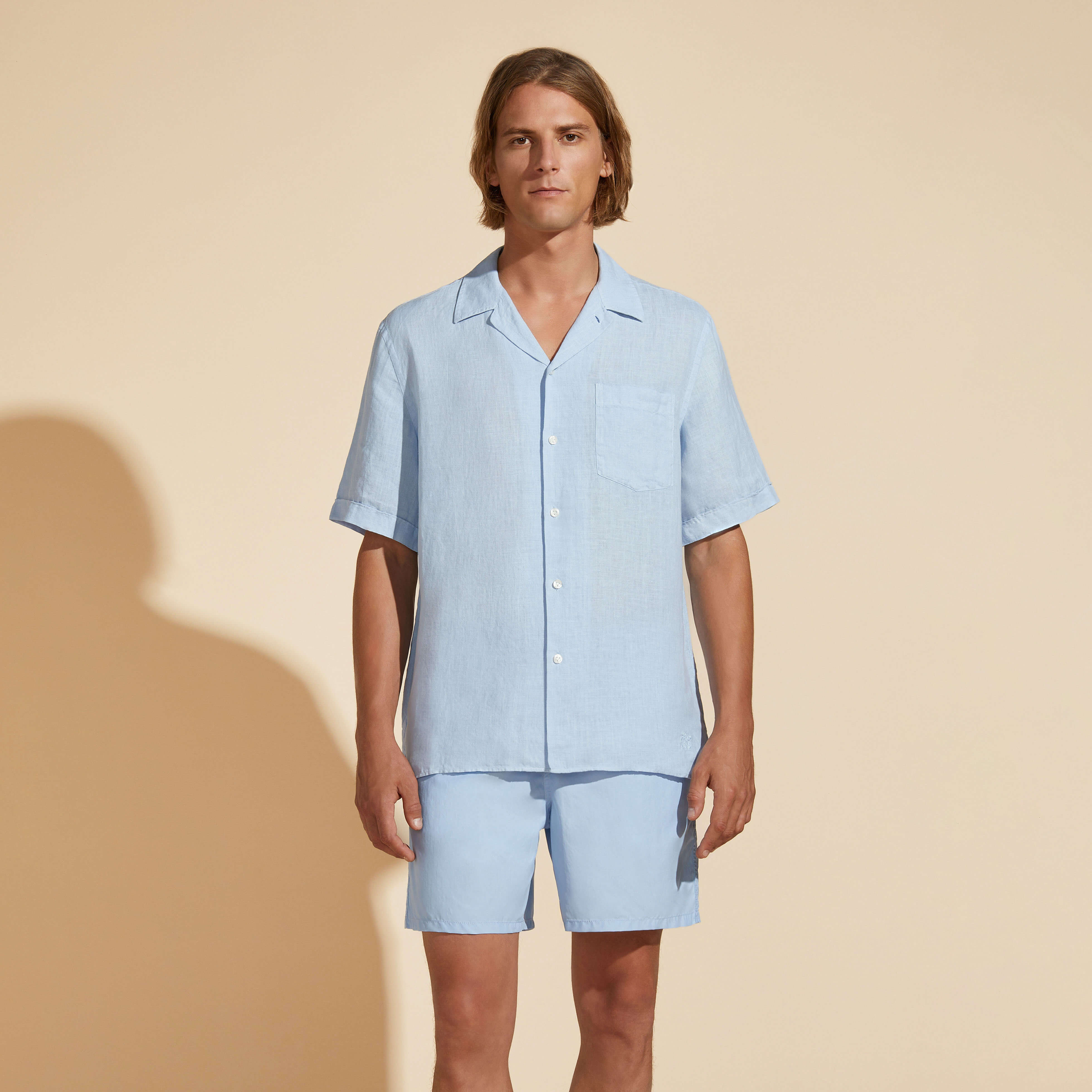 Chemise bowling en lin homme uni - Vilebrequin x Highsnobiety | Site Vilebrequin | HARZ3U00
