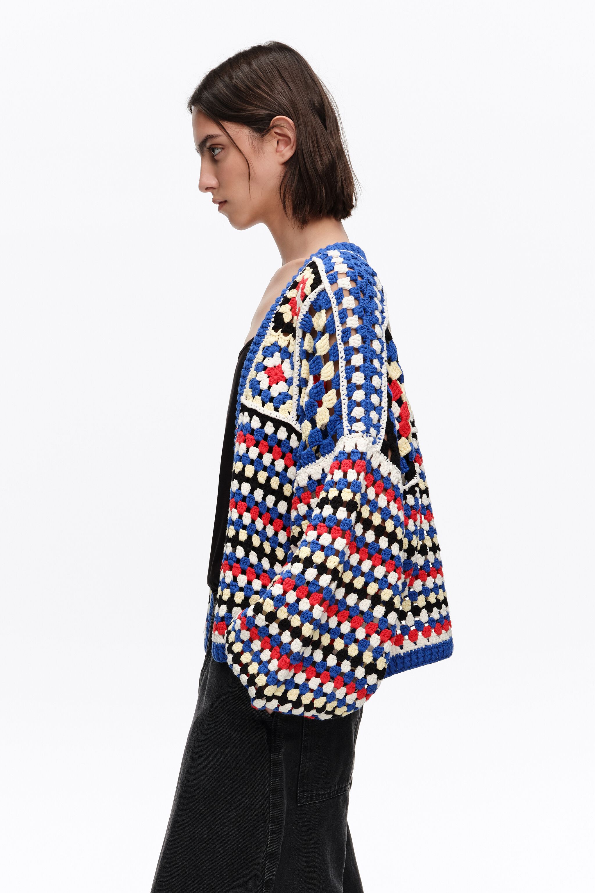 Cardigã de crochê azul multicolorido com balões