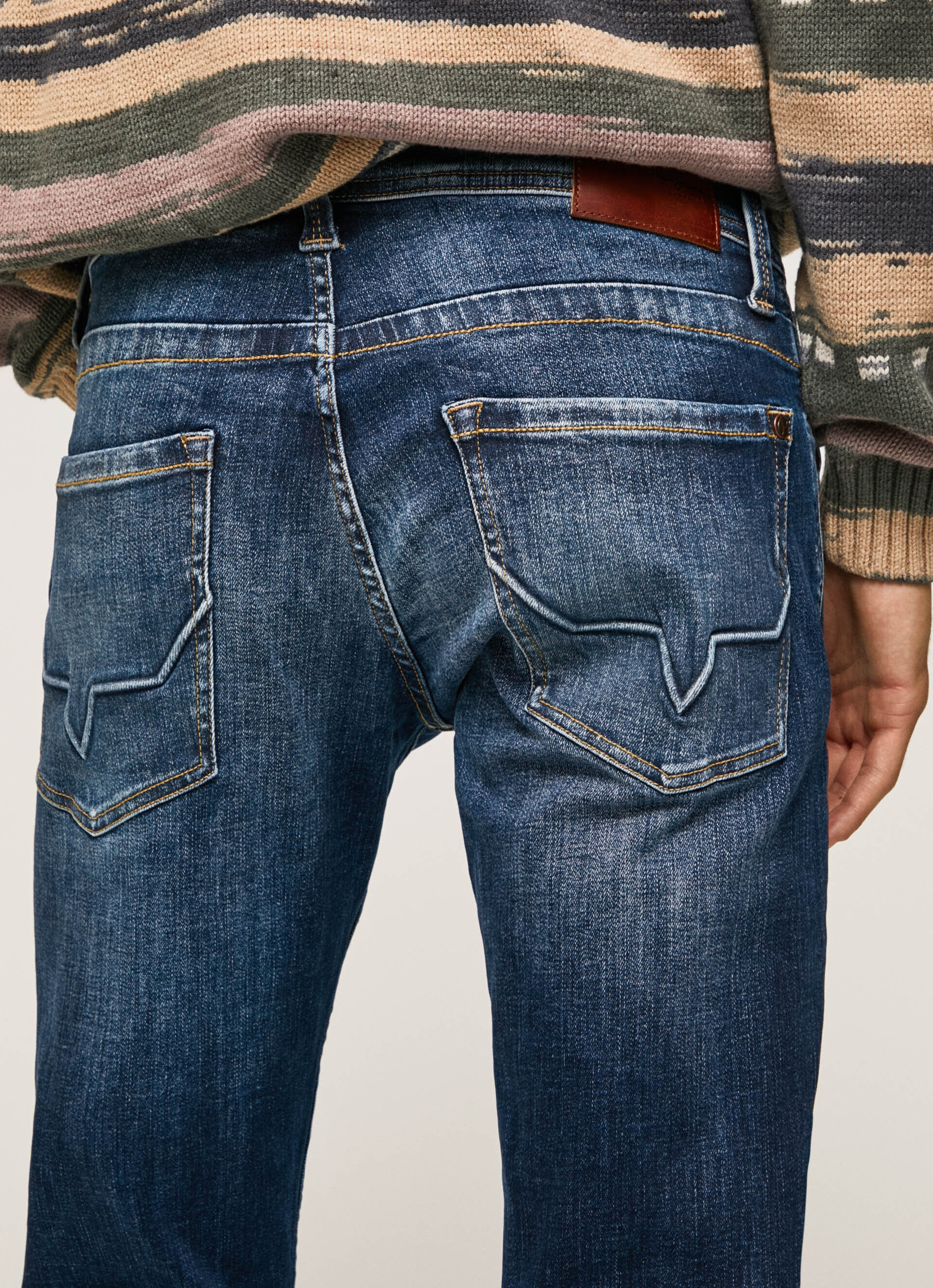 Calça jeans com modelagem Cash Fit e cintura regular - jeans