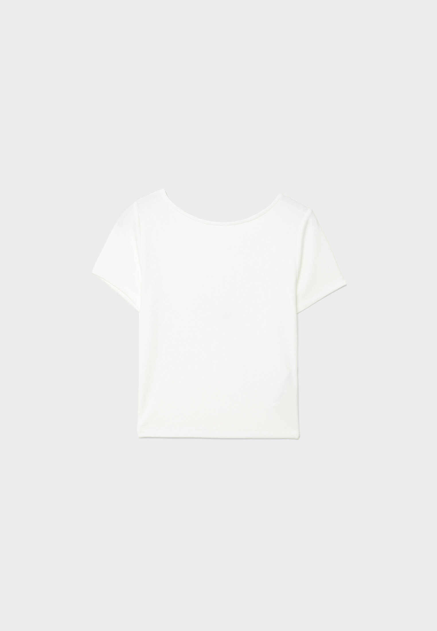 Camiseta com costas abertas