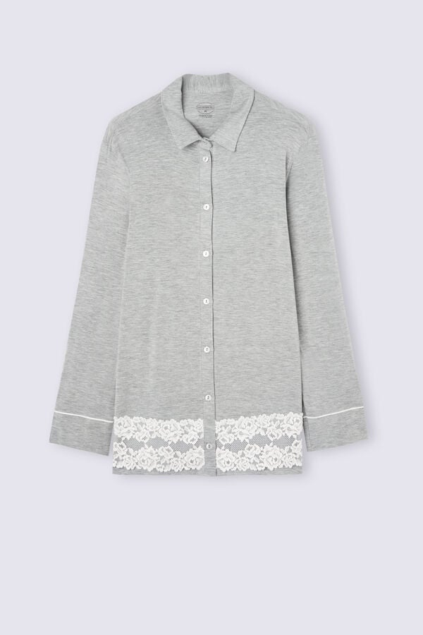 Camiseta Pretty Flowers Modal com Fenda Frontal