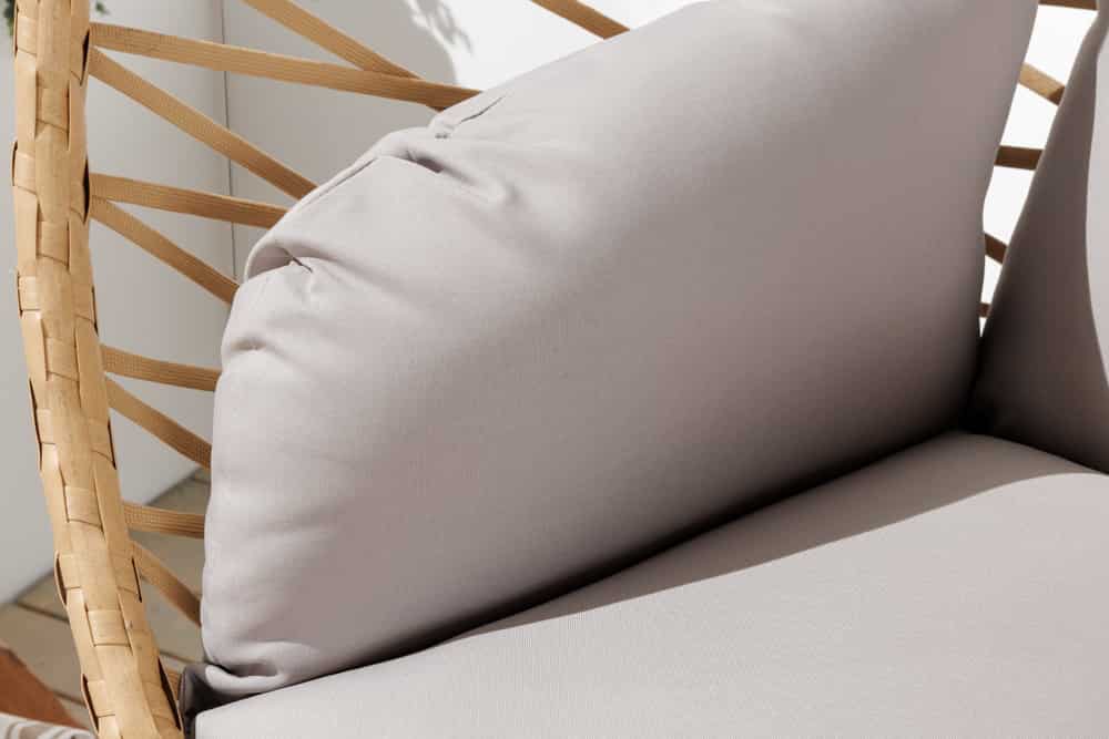 In- und Outdoor Hängesessel IBIZA natur beige Rattan mit Gestell wetterfest inkl. Kissen