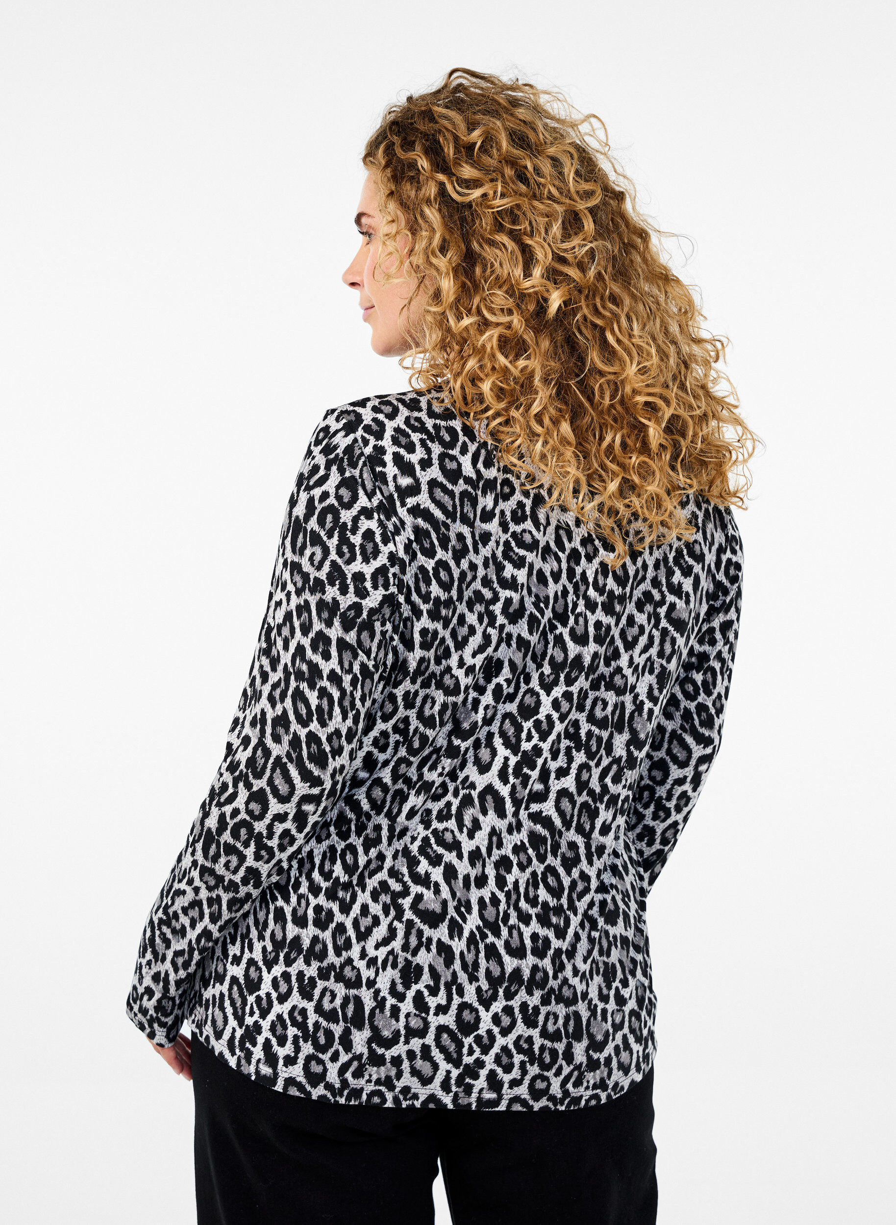 Langærmet bluse med leopardprint