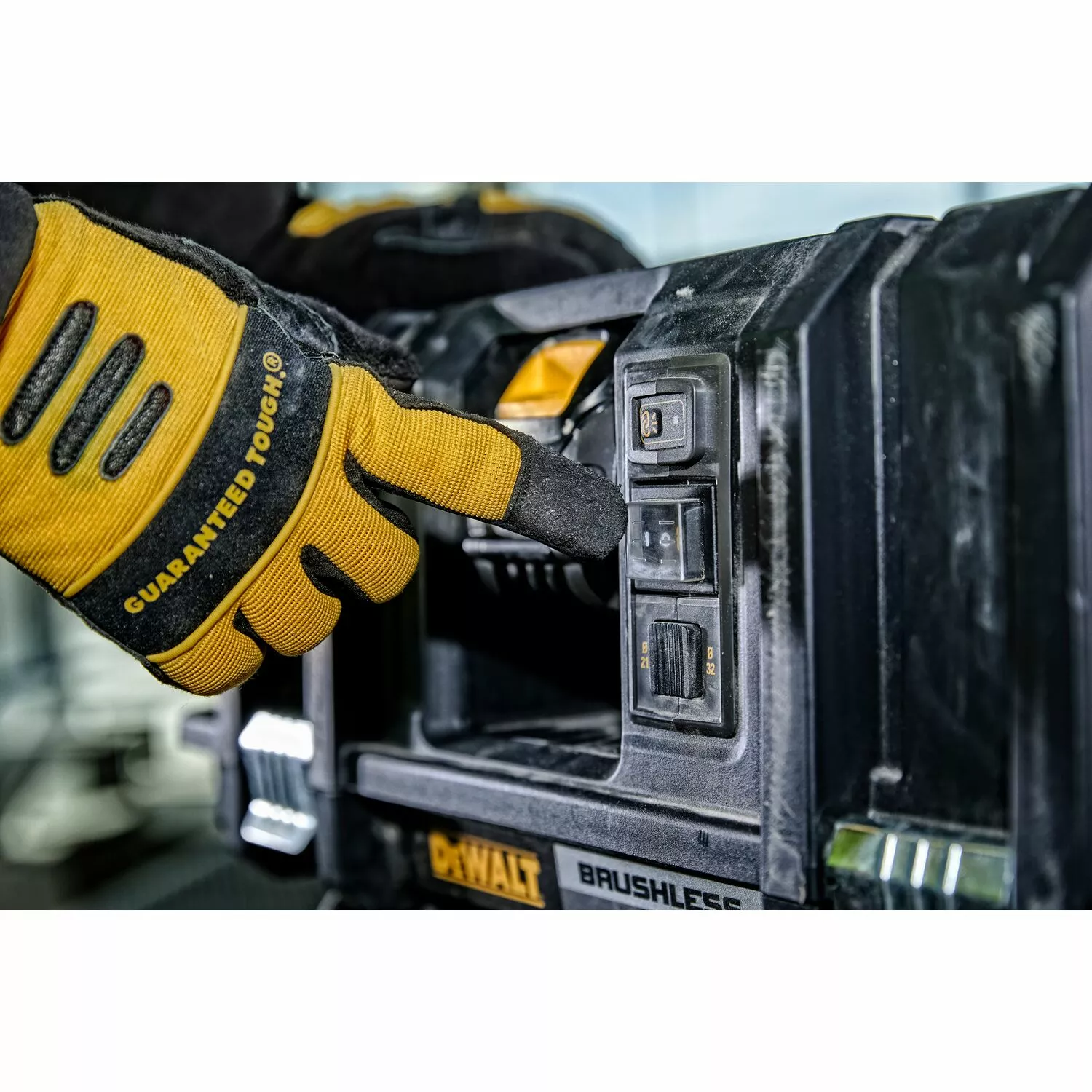 DeWALT DCV586MT2 54V Li-Ion Accu Bouwstofzuiger set (2x 6Ah accu) - Nat/Droog - 2000W - M-Klasse - 11L - koolborstelloos