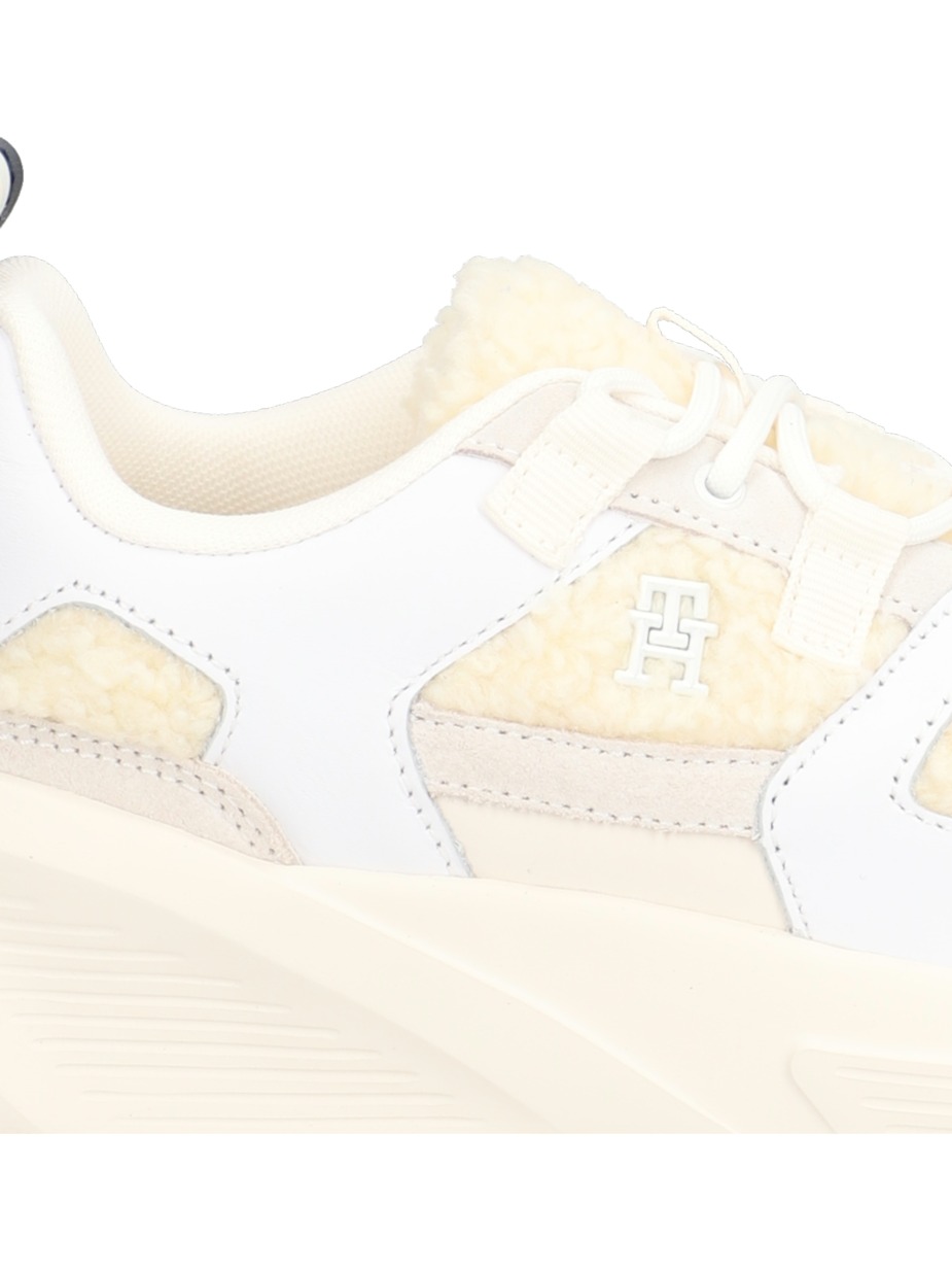 TH FUR FASHION RUNNER