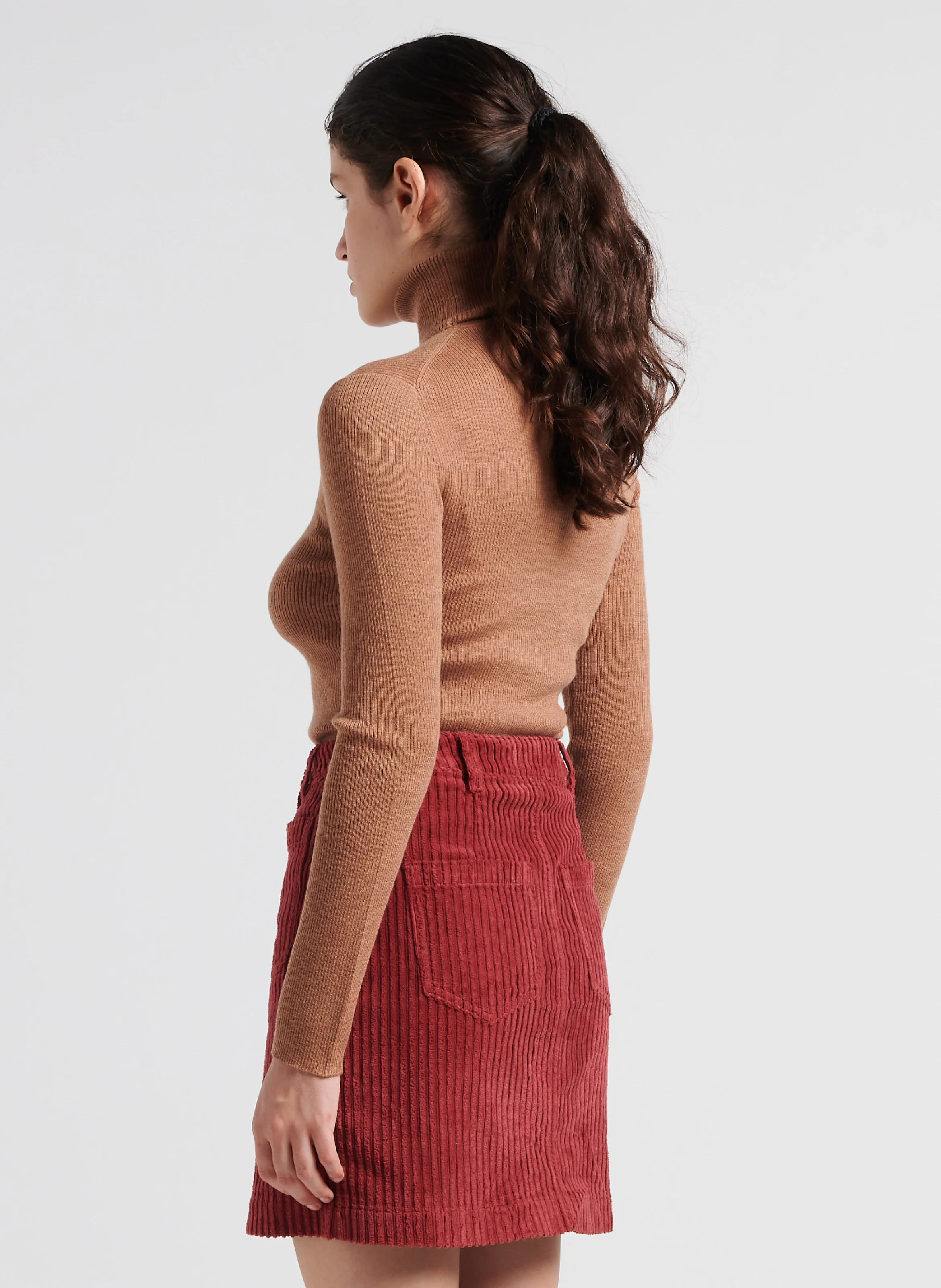 BENJAMIN - Pull moulante col roulé en laine | Marron