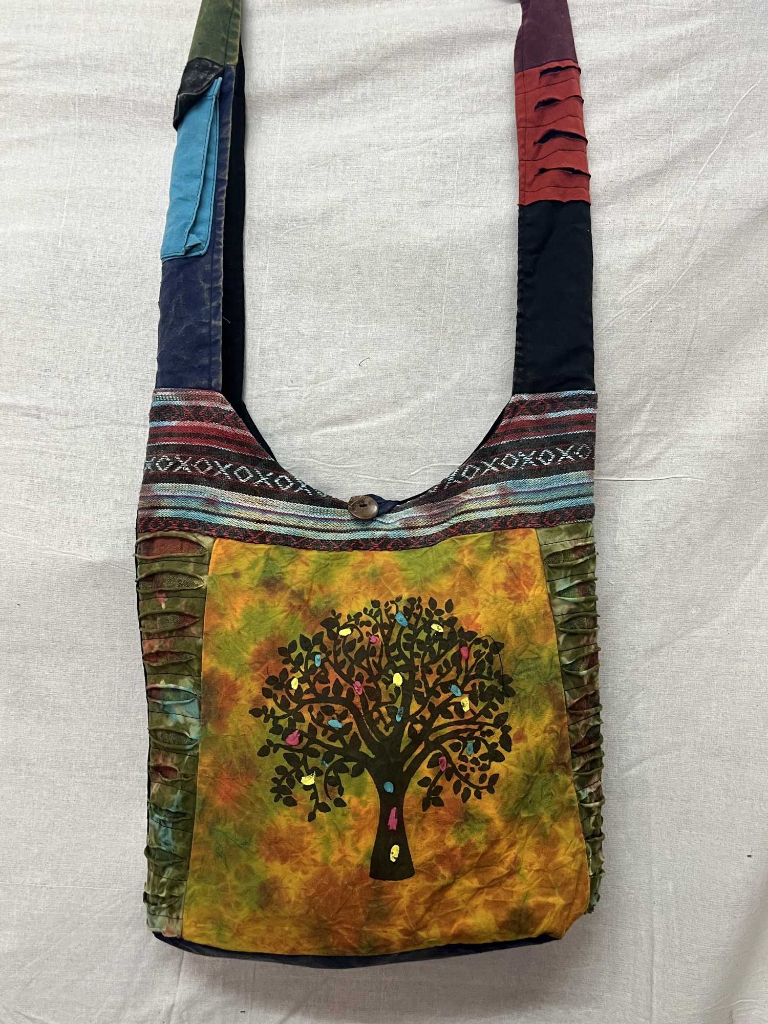 Schultertasche 'Tree of Life', multicolor, gelb, B 38 cm, H 40 cm, L 12 cm günstig bestellen