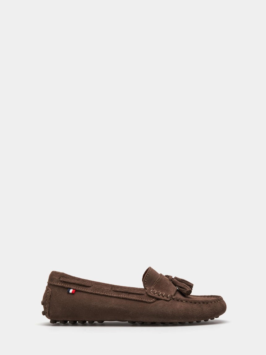 Loafers unissexo em camurça com berloques