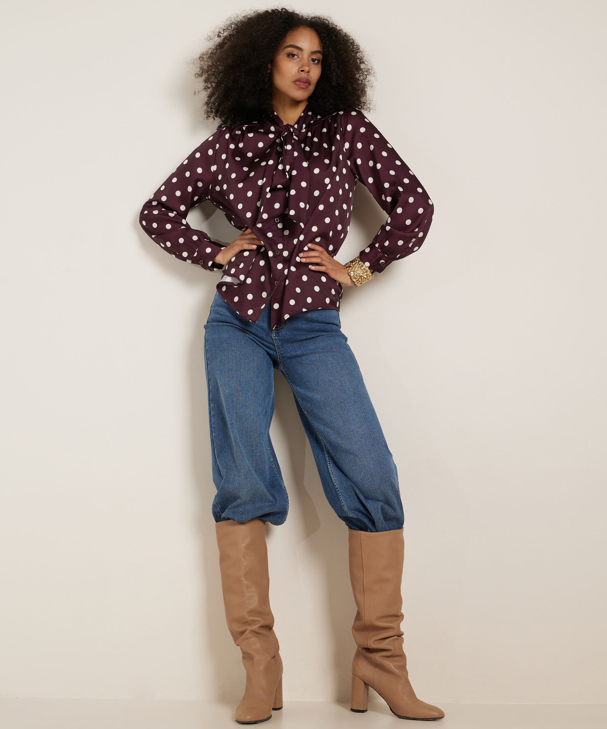 strik blouse met stippenprint