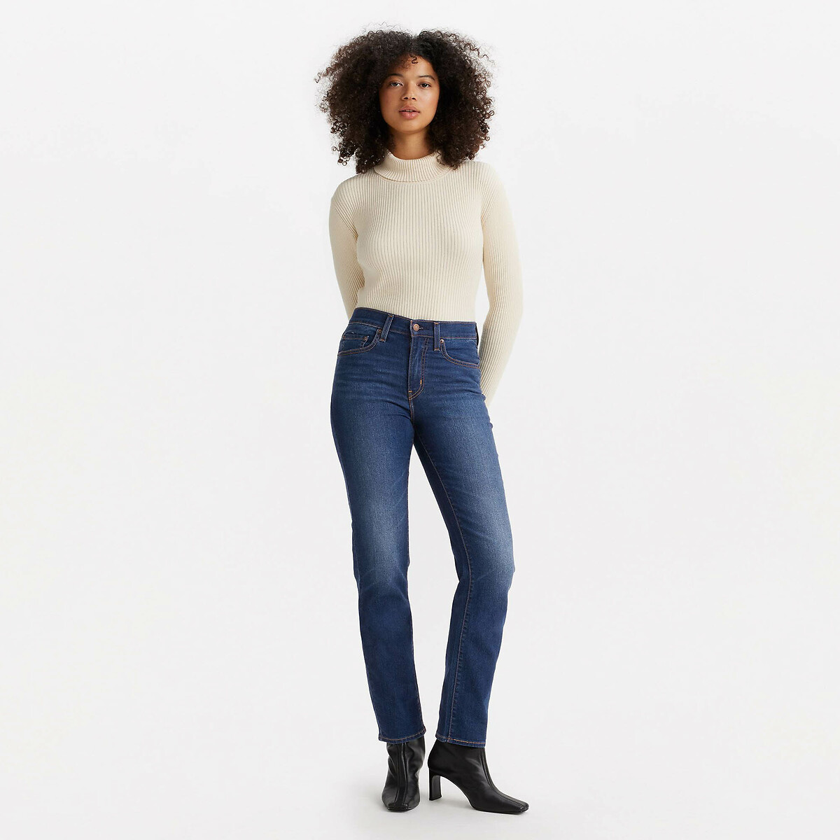Calça jeans Levi's 724 de cintura alta e corte reto.