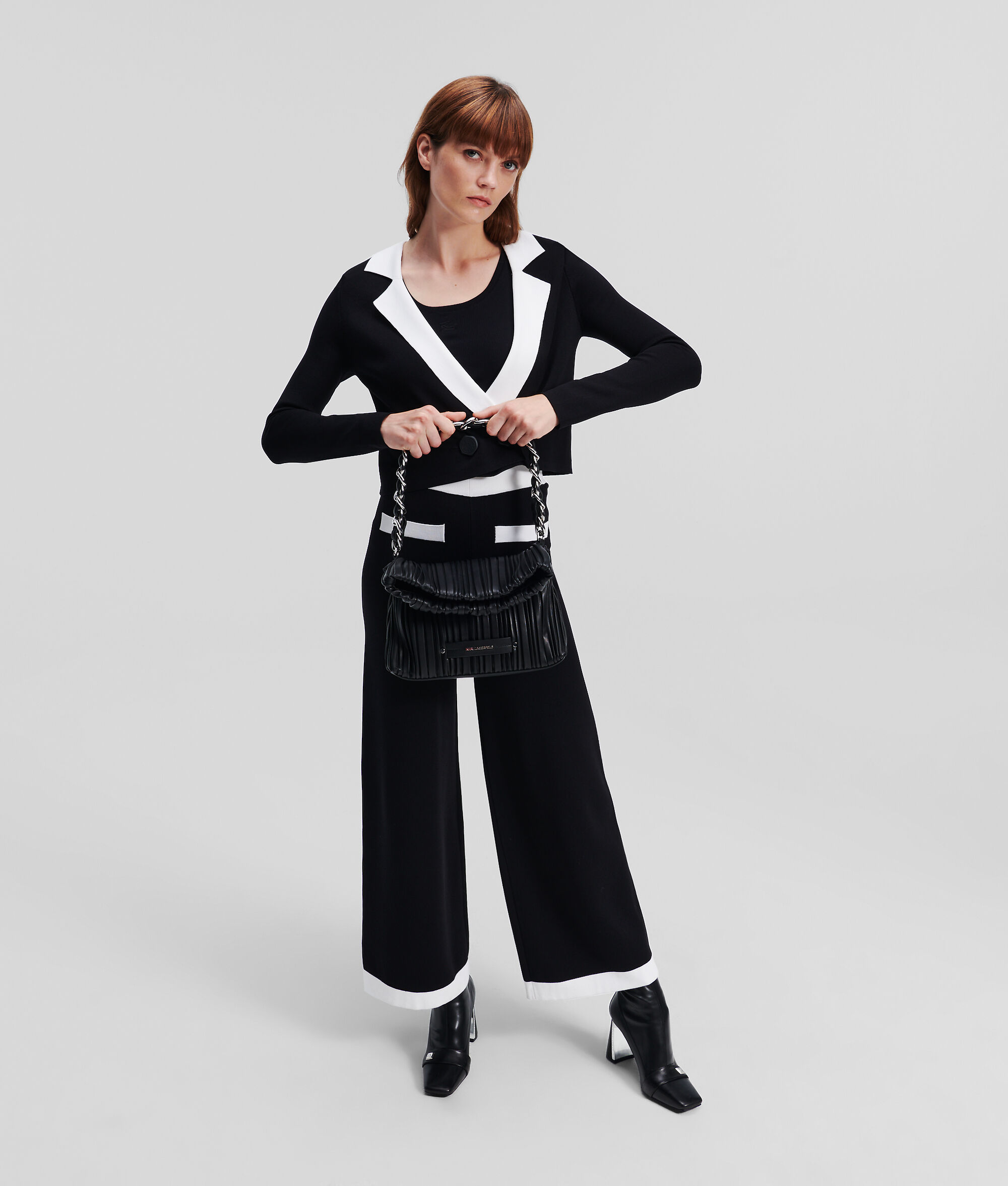 CARDIGAN CROPPED AJUSTÉ