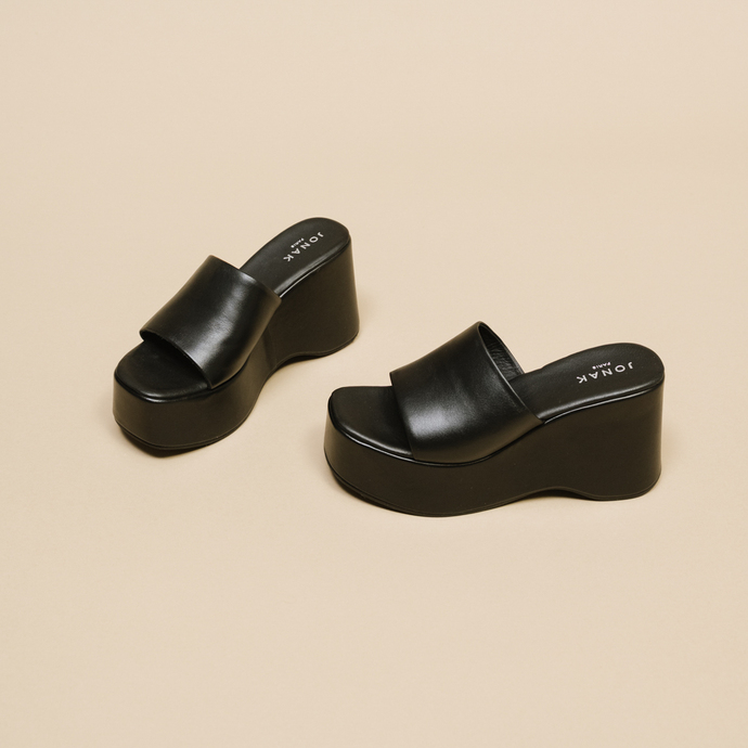 Mules ouvertes à plateformes  en cuir noir