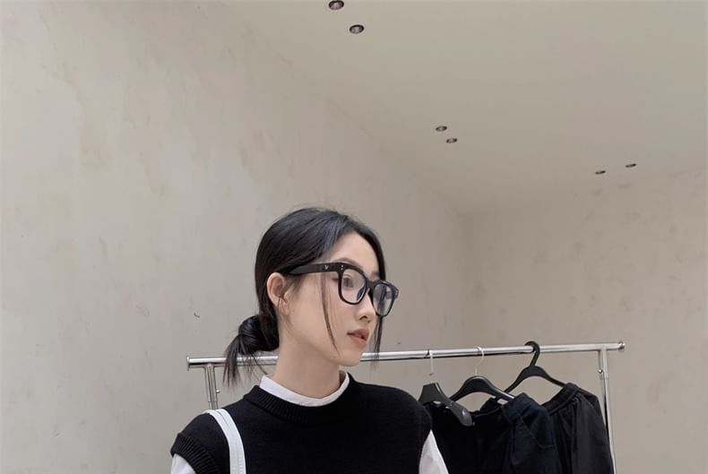 SIMPLE BLACK - Ronde hals effen trui vest