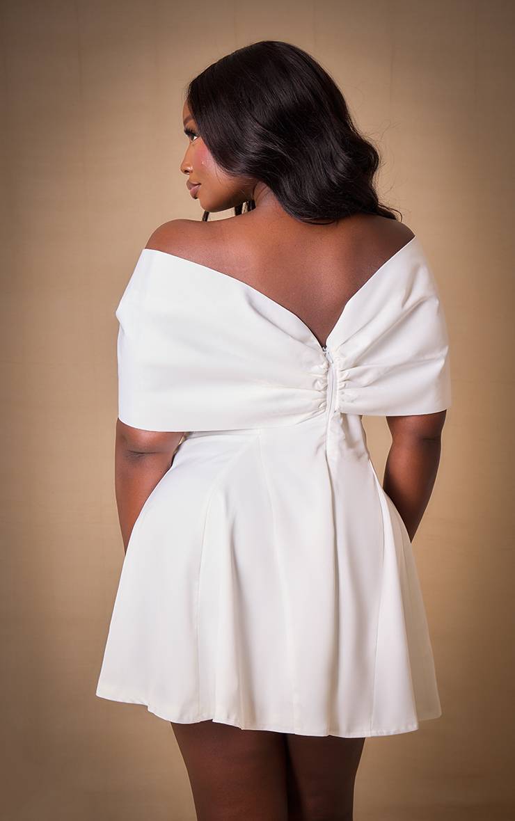 Blanc Combinaison-short En Satin Extrême Avec Détail Nœud Premium Plus