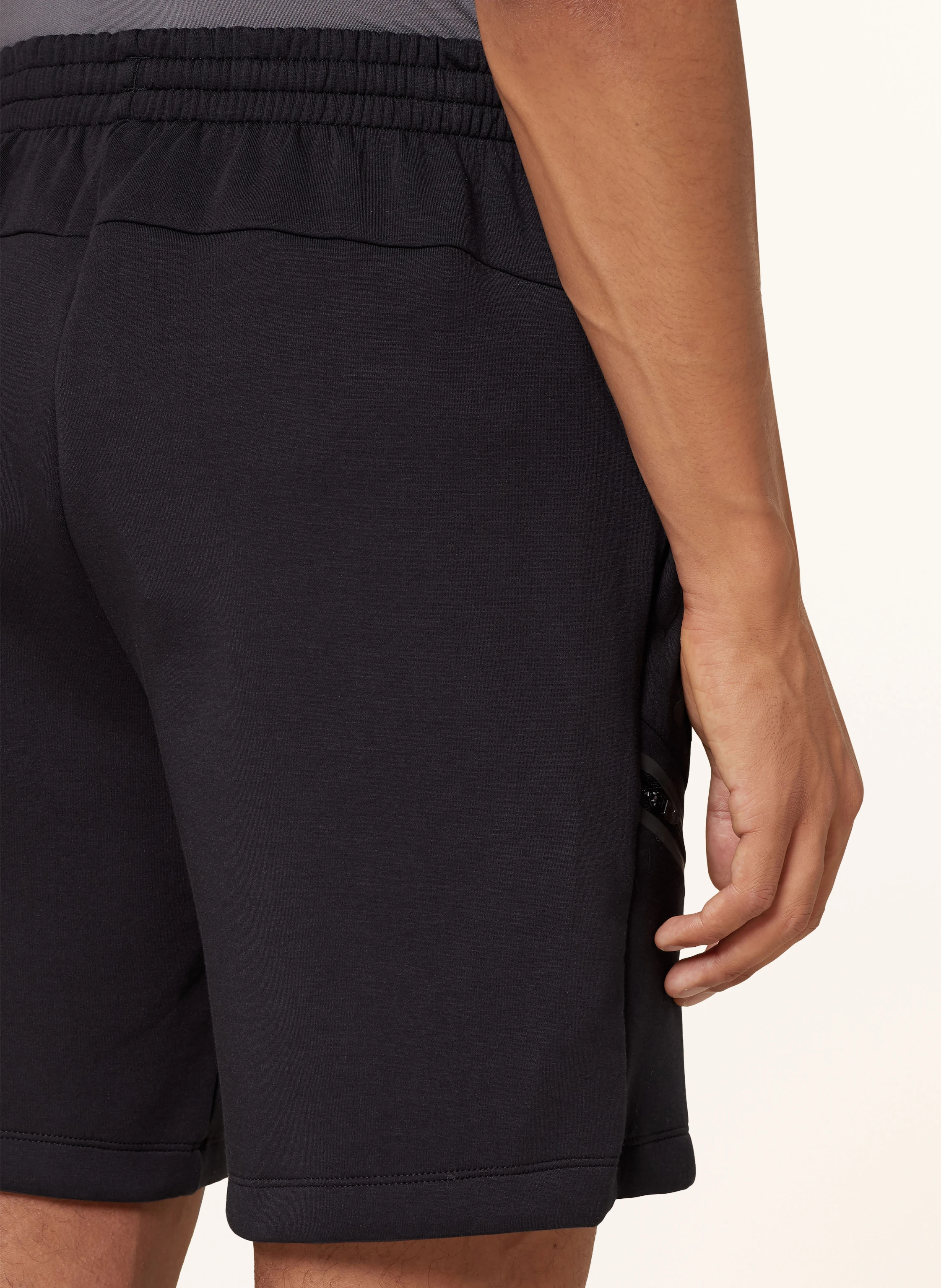 UNDER ARMOUR Sweatshorts UNSTOPPPABLE