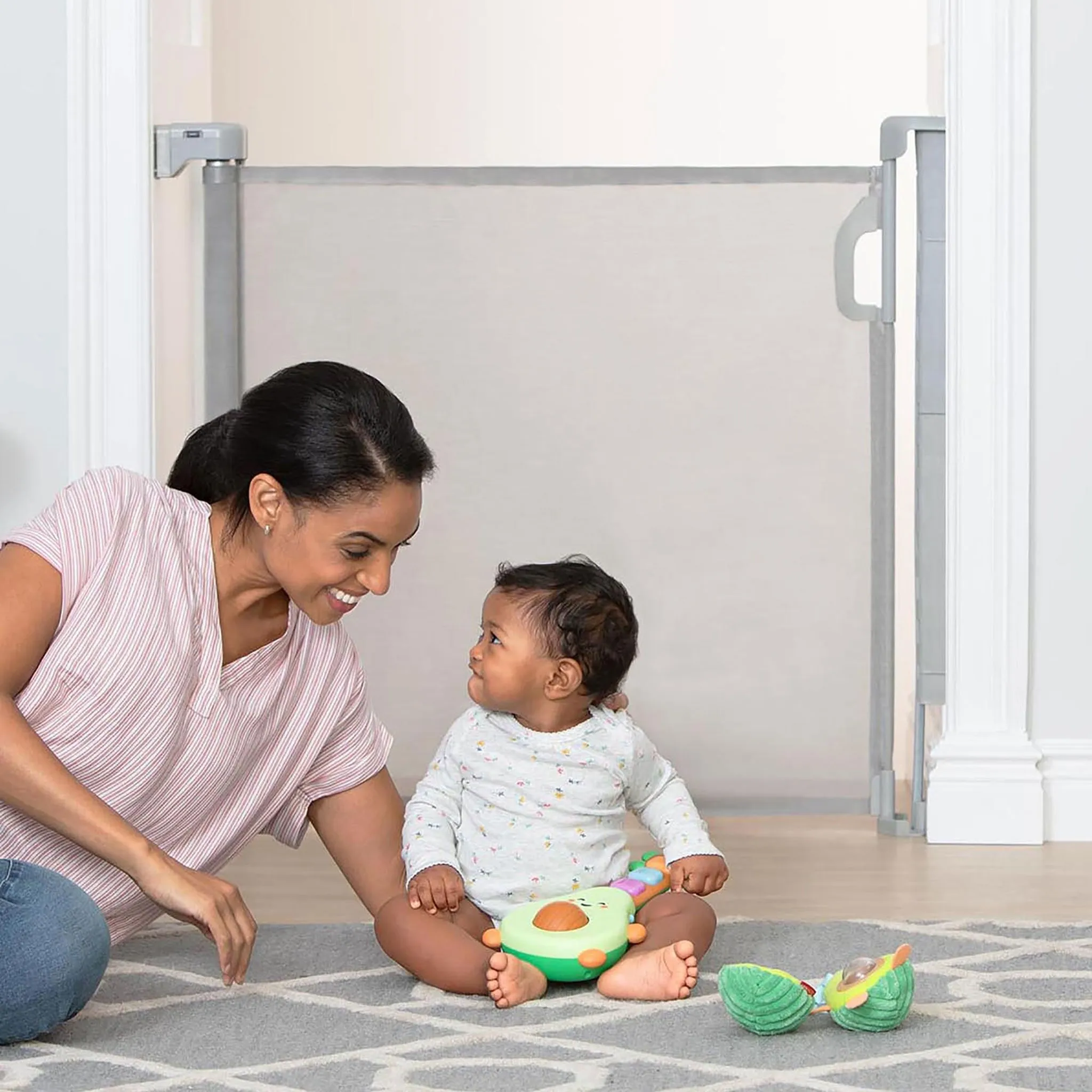 Skip Hop Barrière Rétractable en Filet - Gris