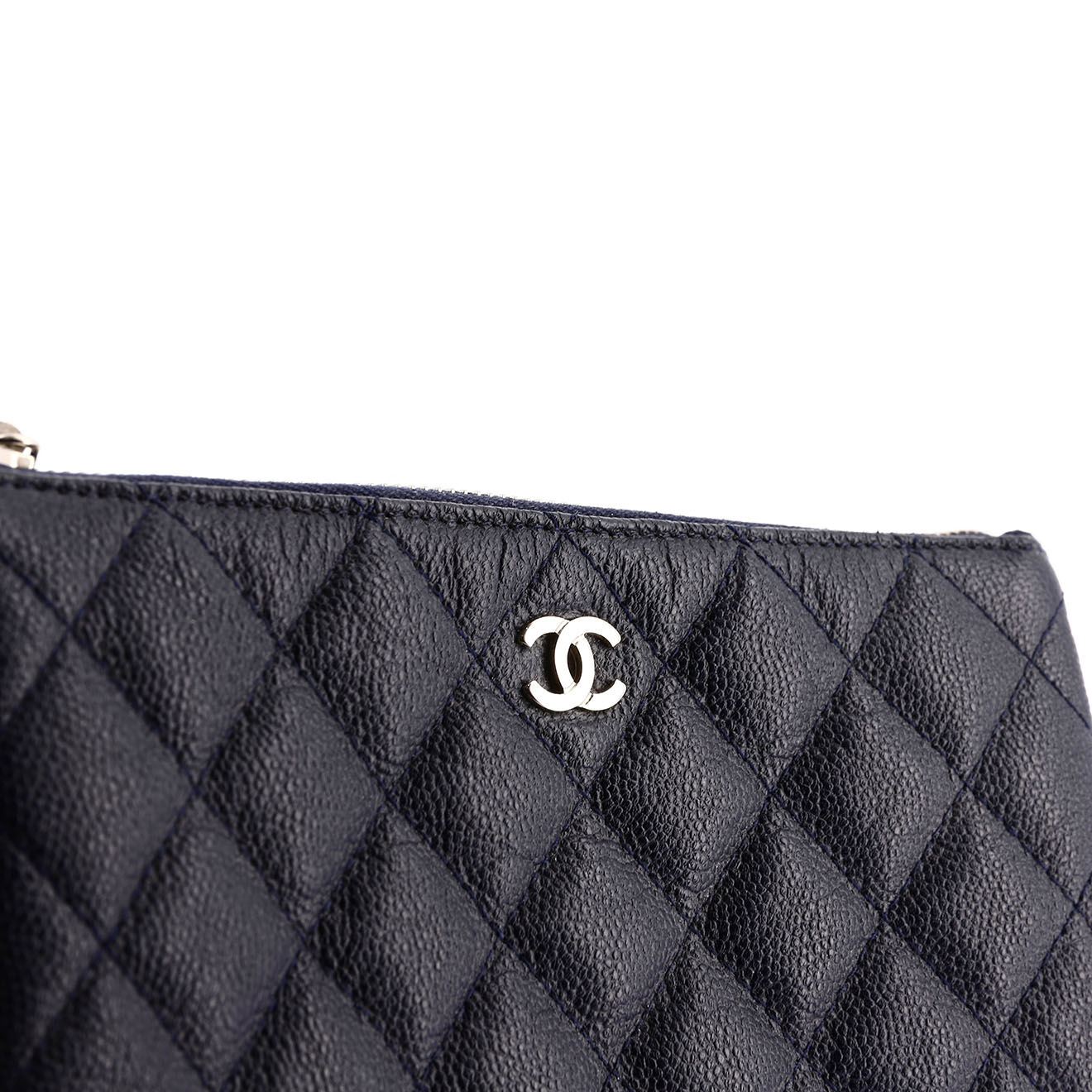 Chanel Pochette en Cuir marine - Neuf sans étiquette - 17x10 cm