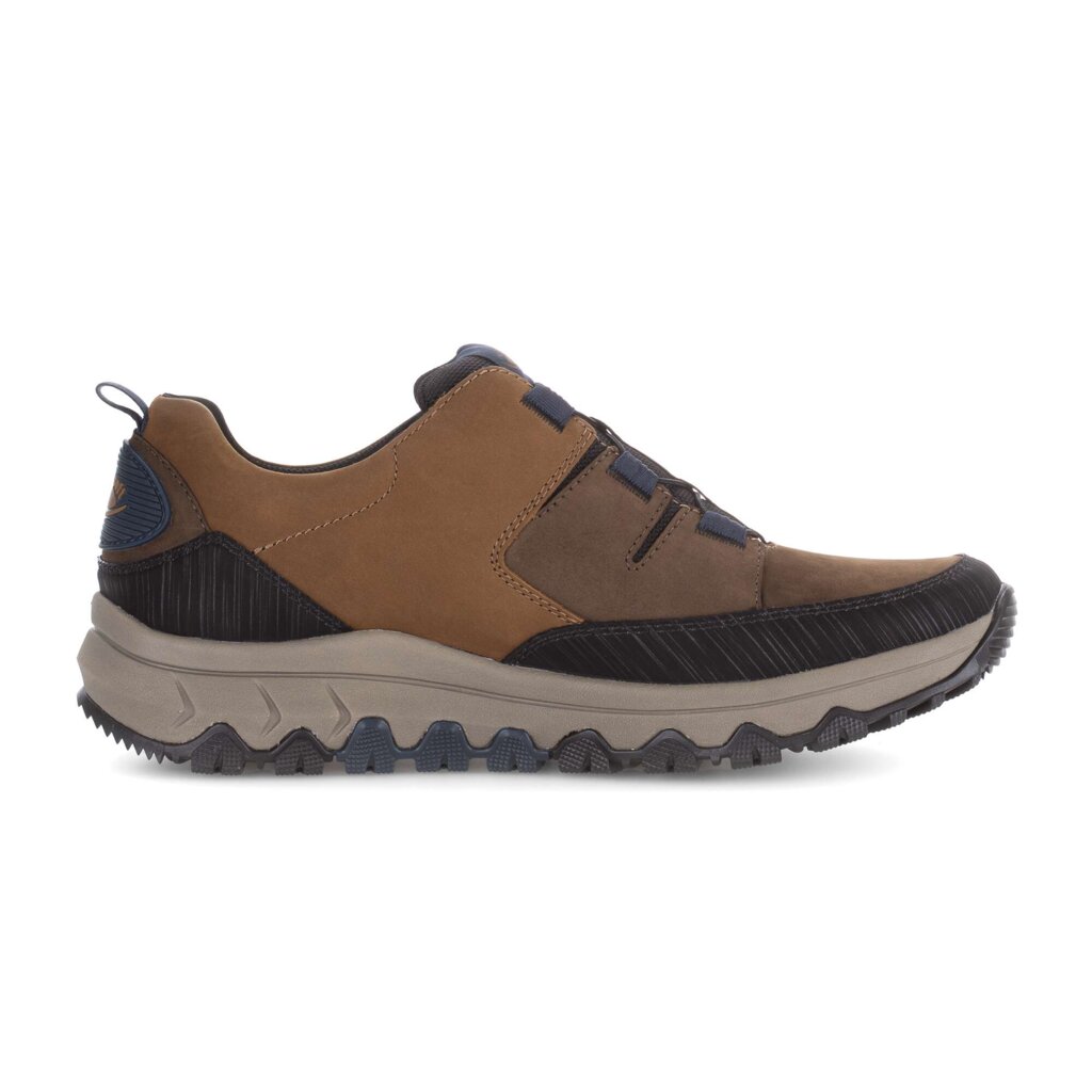 Lage sneaker bruin