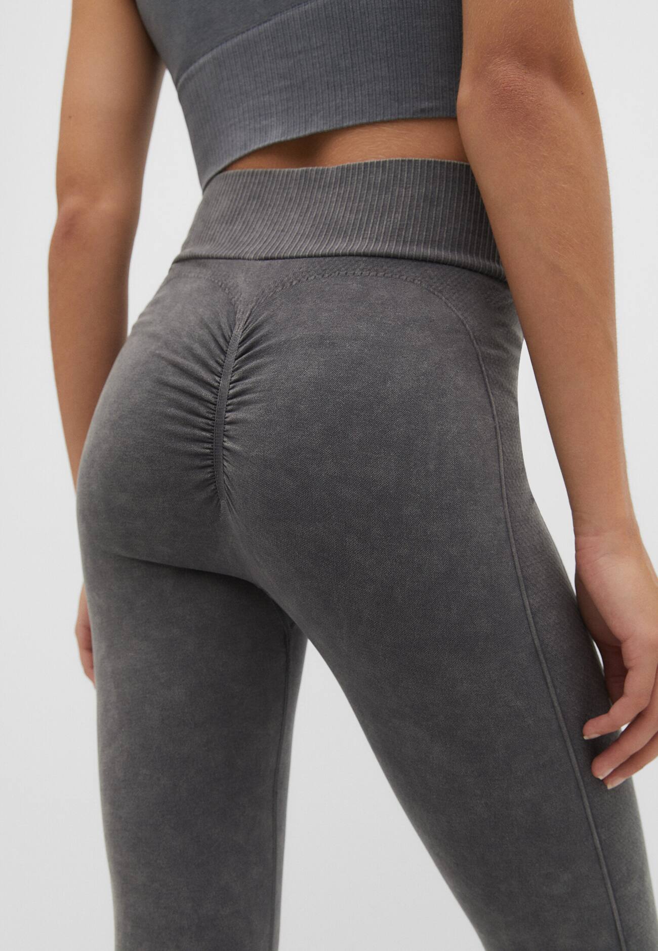 Leggings franzidas com efeito desbotado