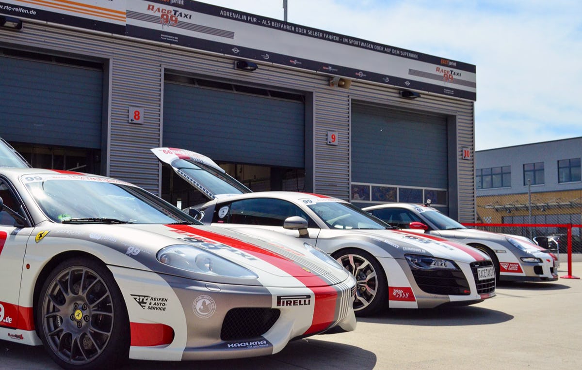 Rennwagen selberfahren- 4Autos á 2Runden am Lausitzring