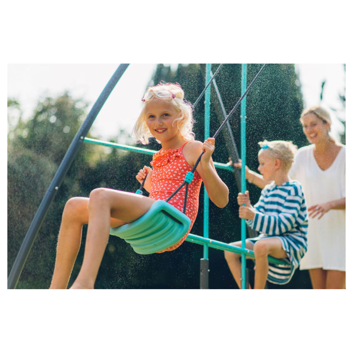 Authentic Sports & Toys Authentic Sports Plum Premium Metall Schaukelset mit Nebelsprühfunktion