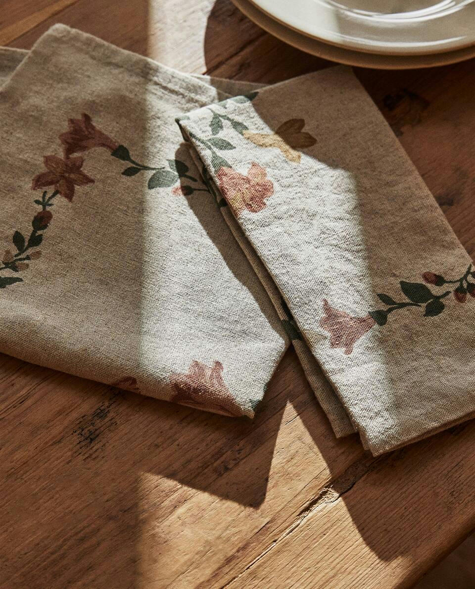 PACOTE DE GUARDANAPOS COM ESTAMPA FLORAL