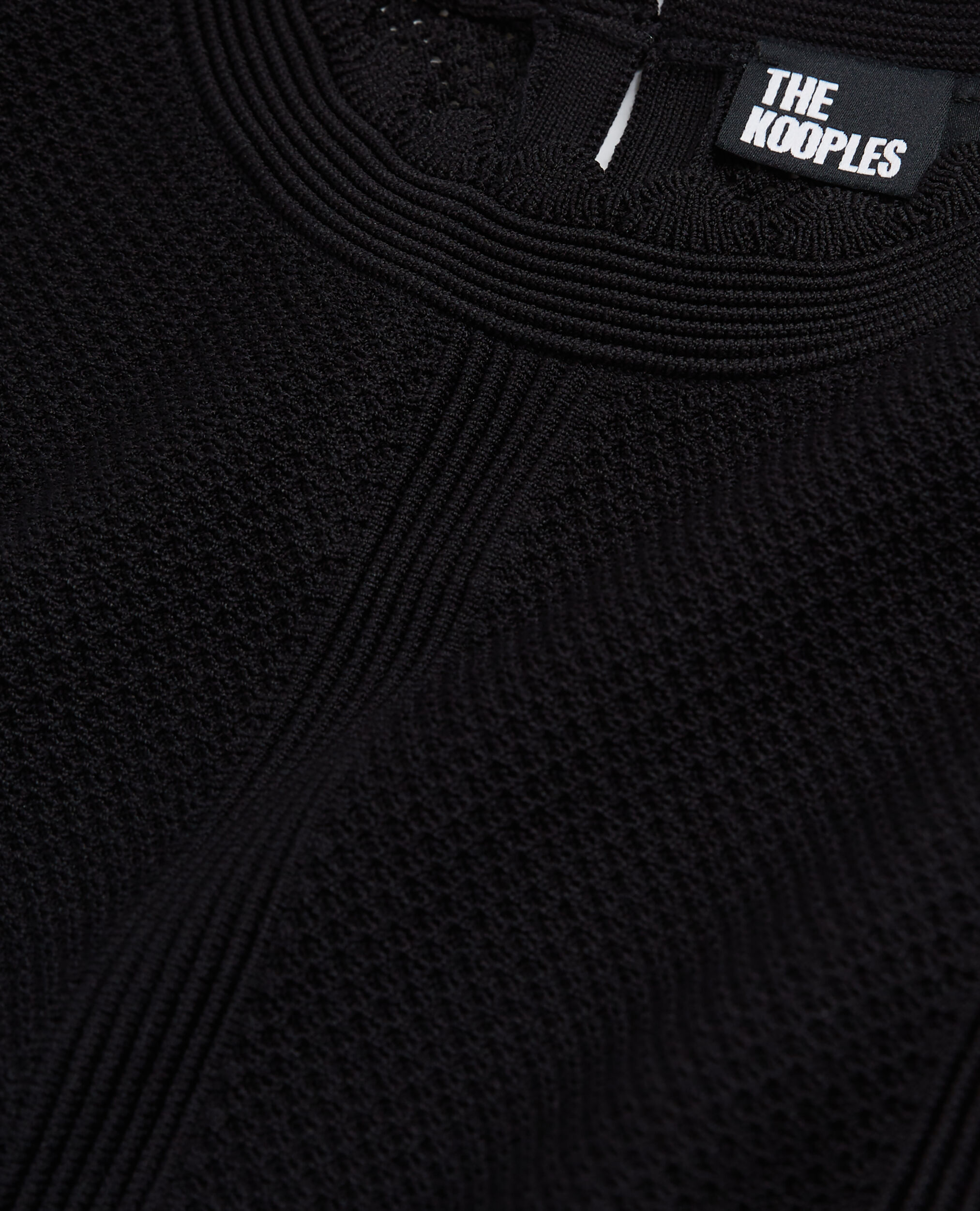 Top court noir en maille