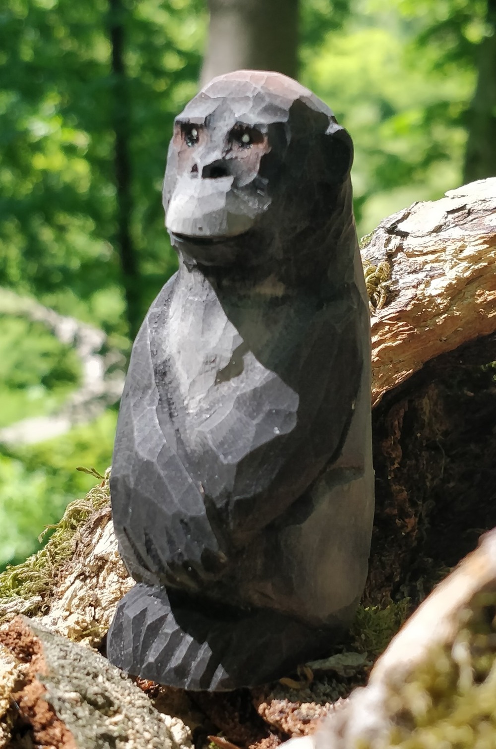 Figurine gorille en bois