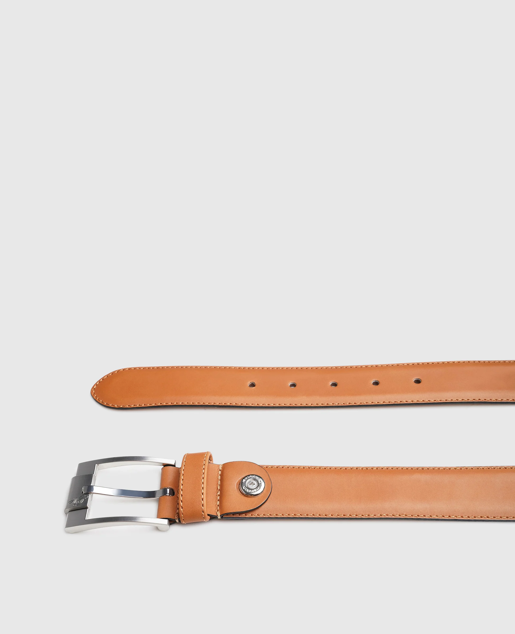 Levente Plain AC